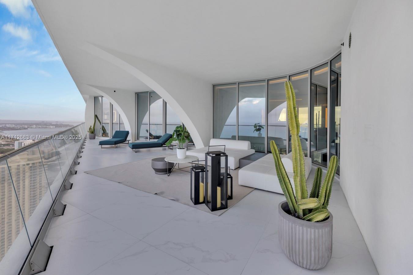 JADE SIGNATURE CONDO - Residential