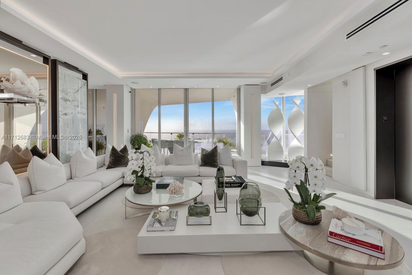 JADE SIGNATURE CONDO - Residential