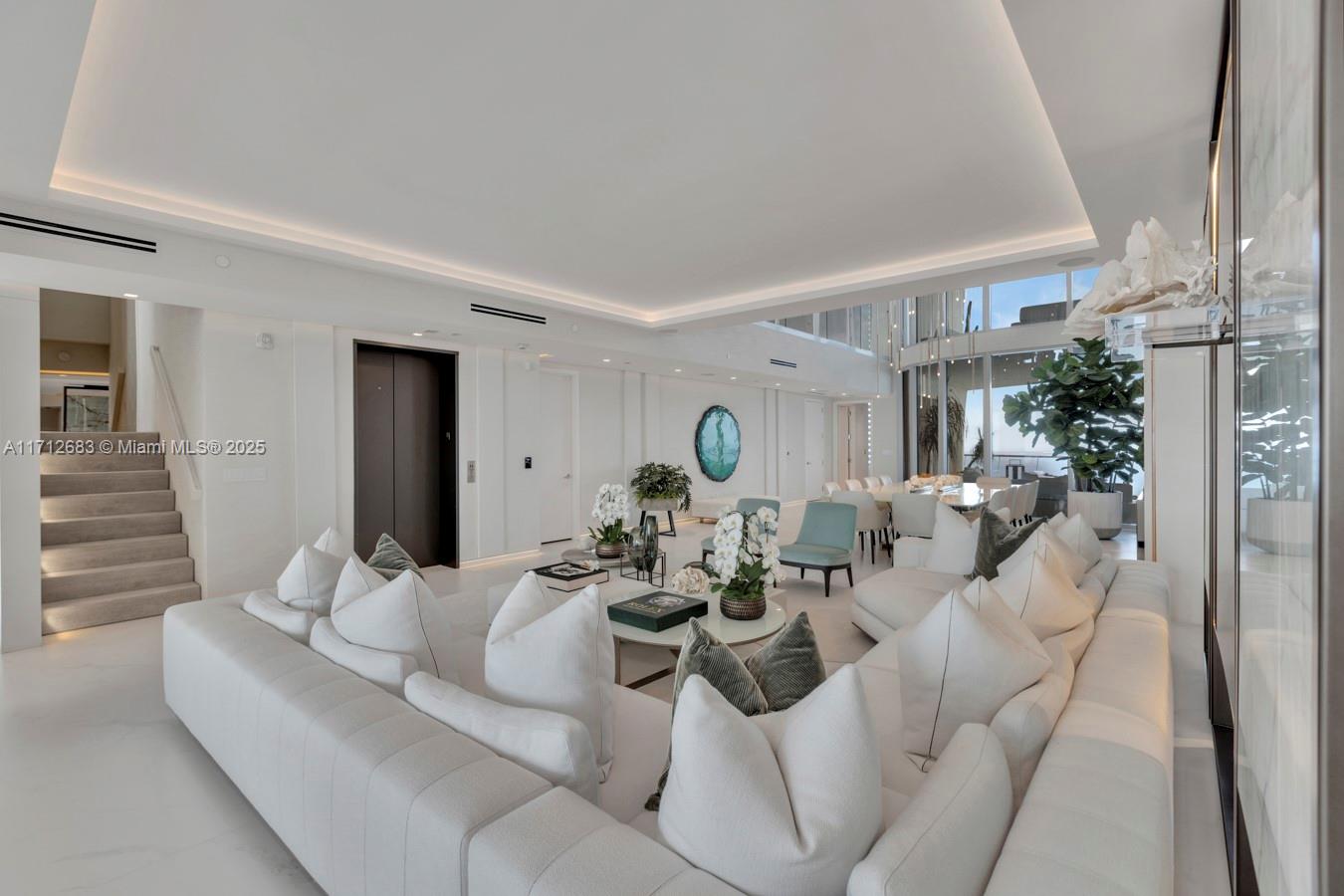 JADE SIGNATURE CONDO - Residential