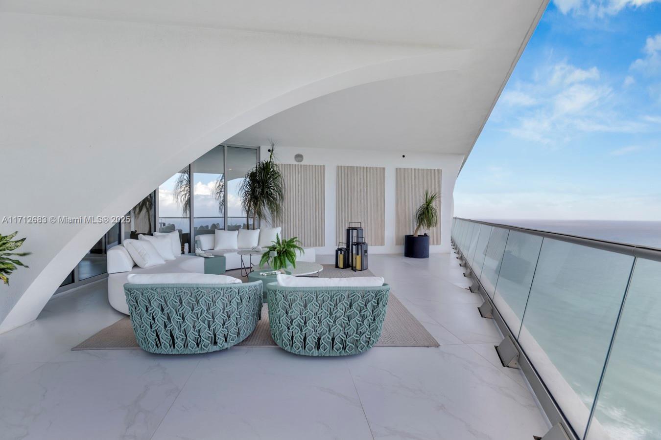 JADE SIGNATURE CONDO - Residential
