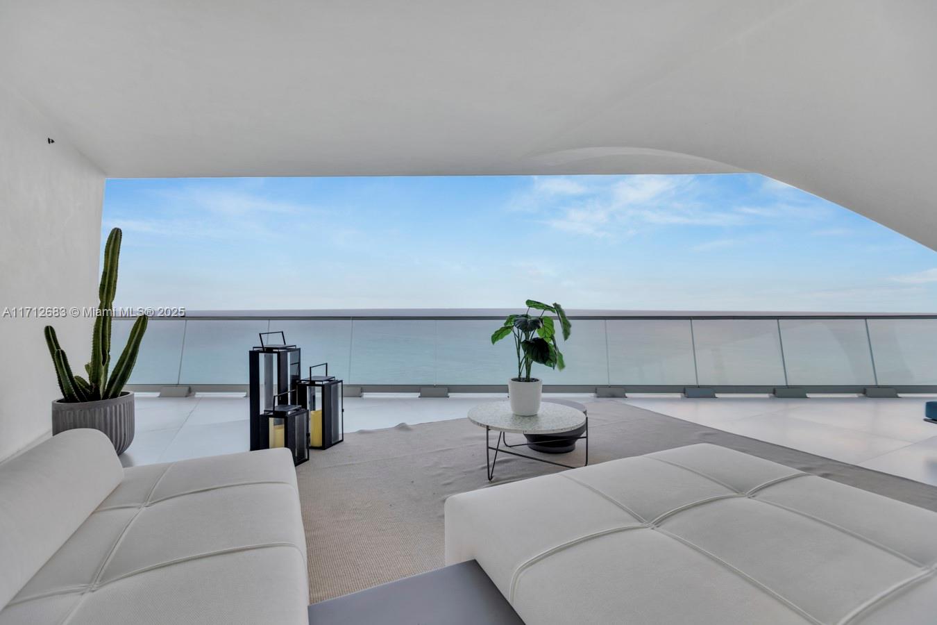 JADE SIGNATURE CONDO - Residential