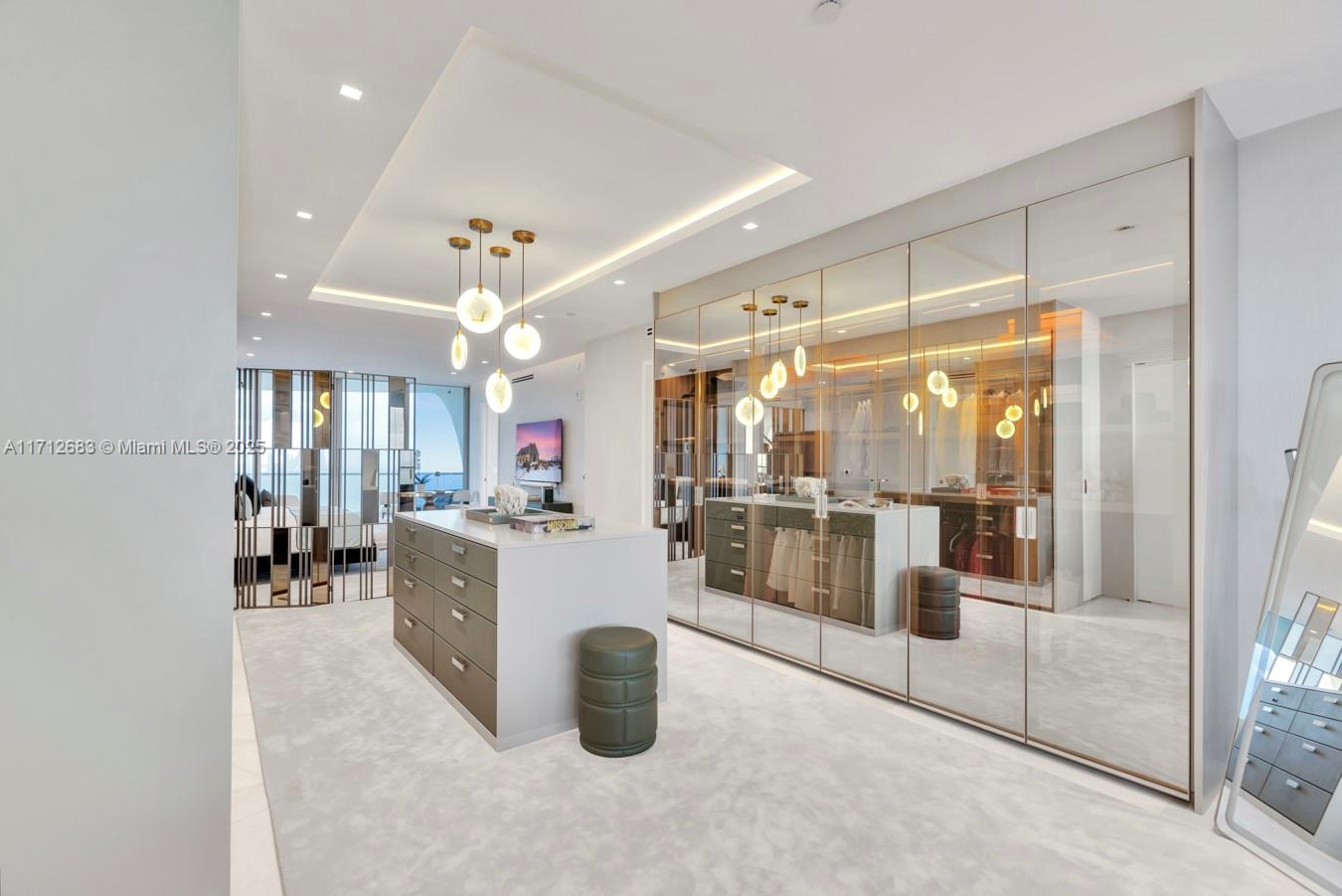 JADE SIGNATURE CONDO - Residential