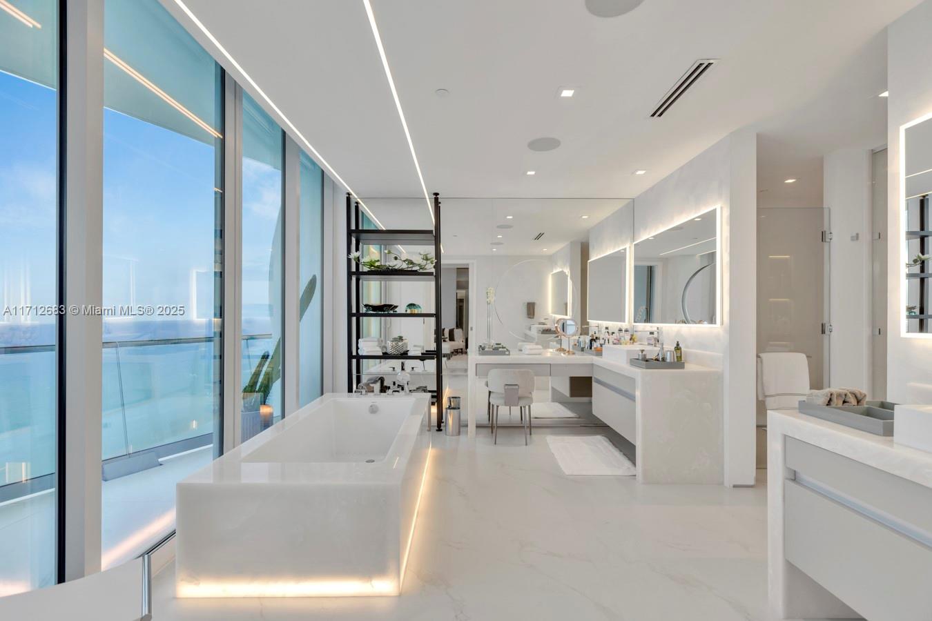 JADE SIGNATURE CONDO - Residential