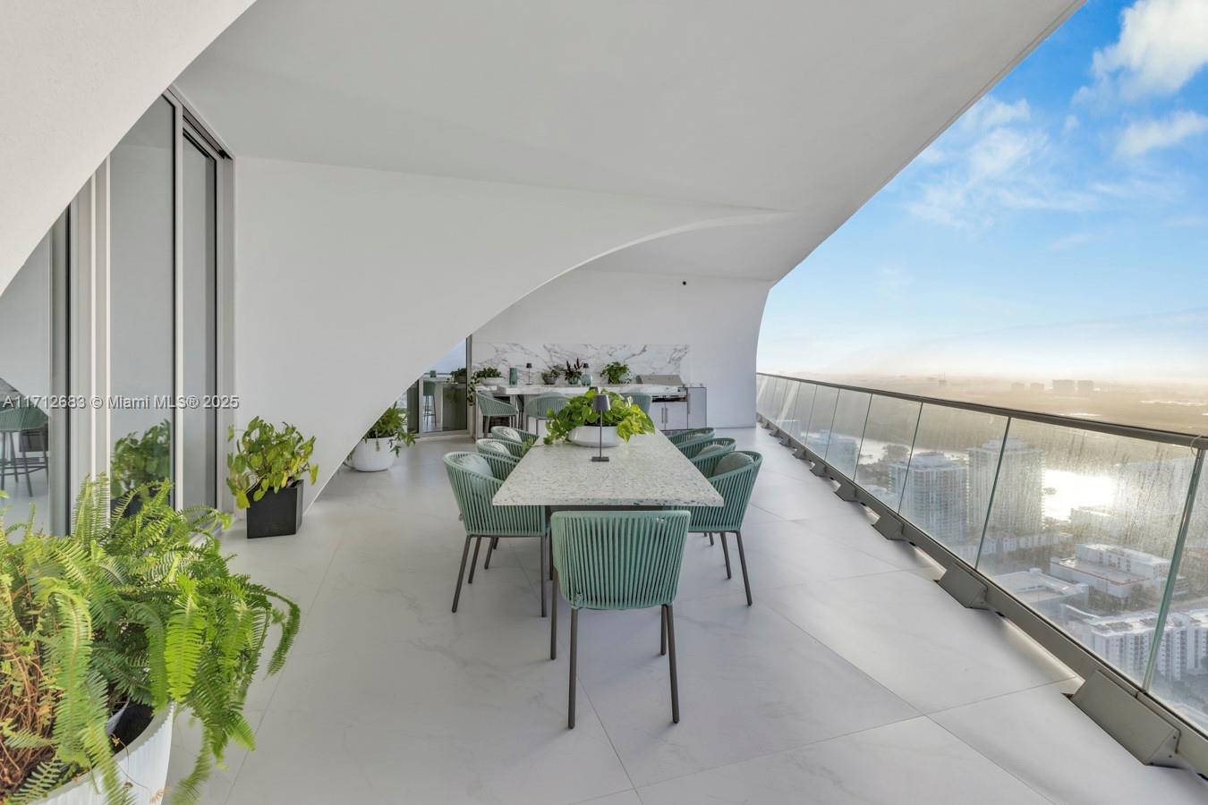 JADE SIGNATURE CONDO - Residential