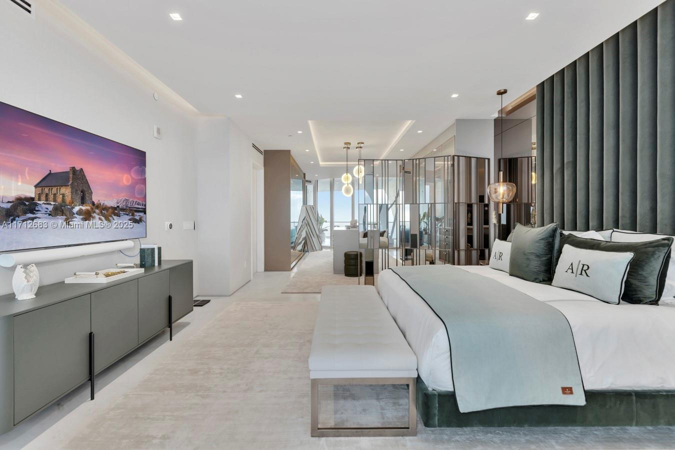 JADE SIGNATURE CONDO - Residential