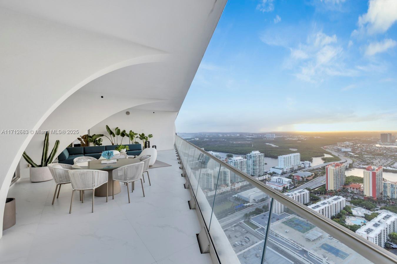 JADE SIGNATURE CONDO - Residential