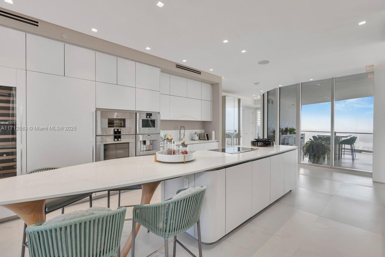 JADE SIGNATURE CONDO - Residential