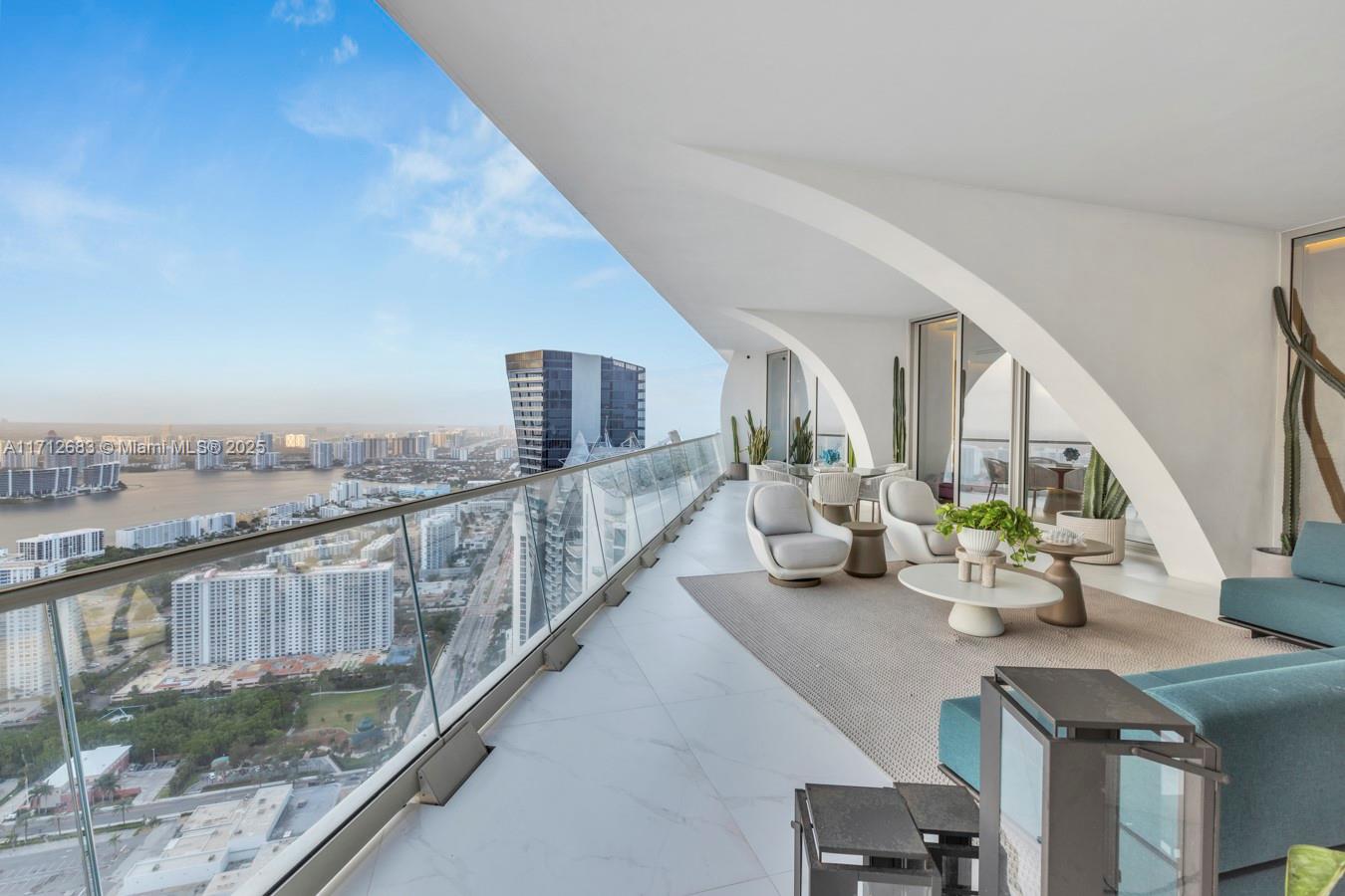 JADE SIGNATURE CONDO - Residential