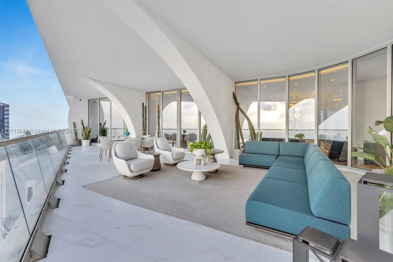 JADE SIGNATURE CONDO - Residential