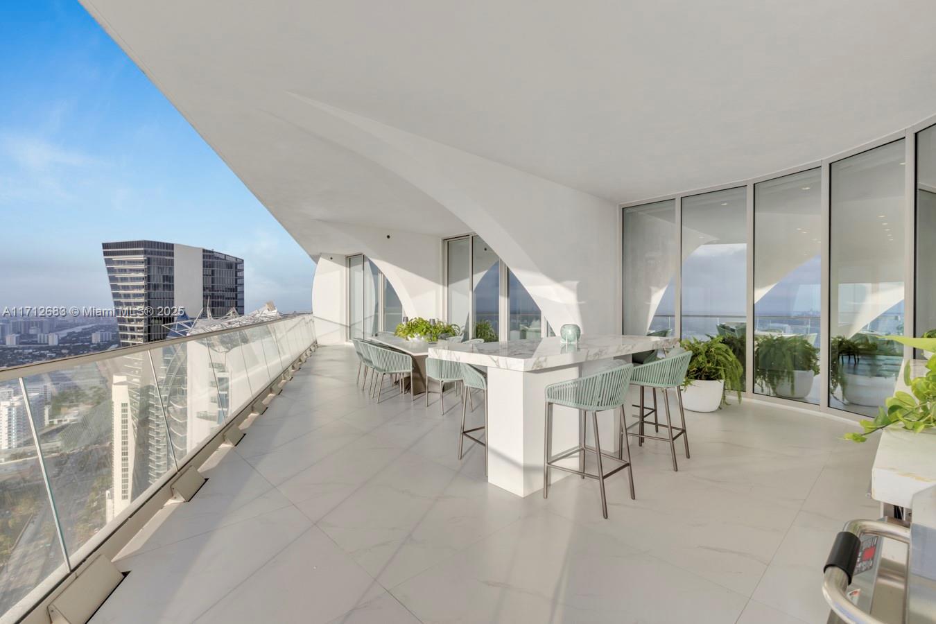 JADE SIGNATURE CONDO - Residential