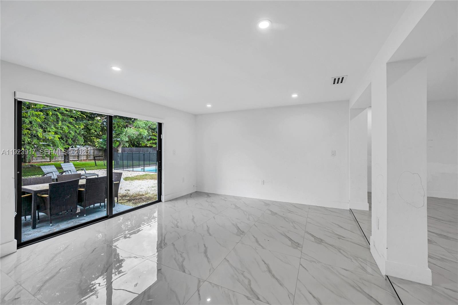 BIRD ROAD TERRACE - Residential