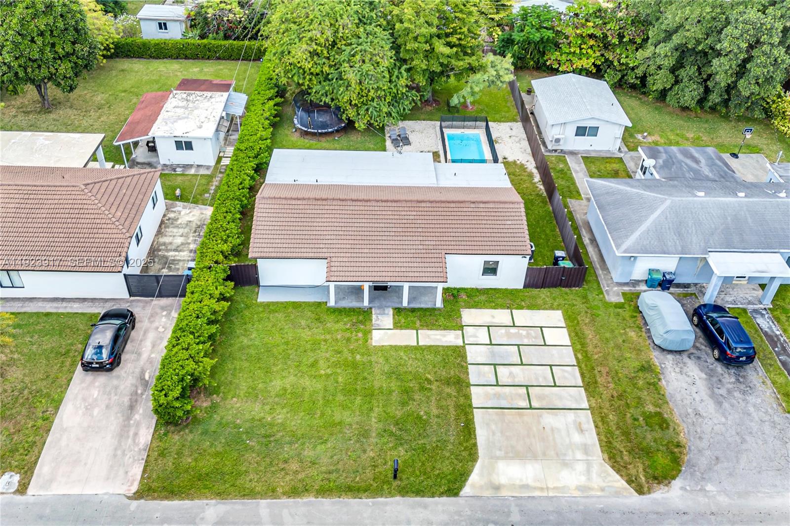 BIRD ROAD TERRACE - Residential