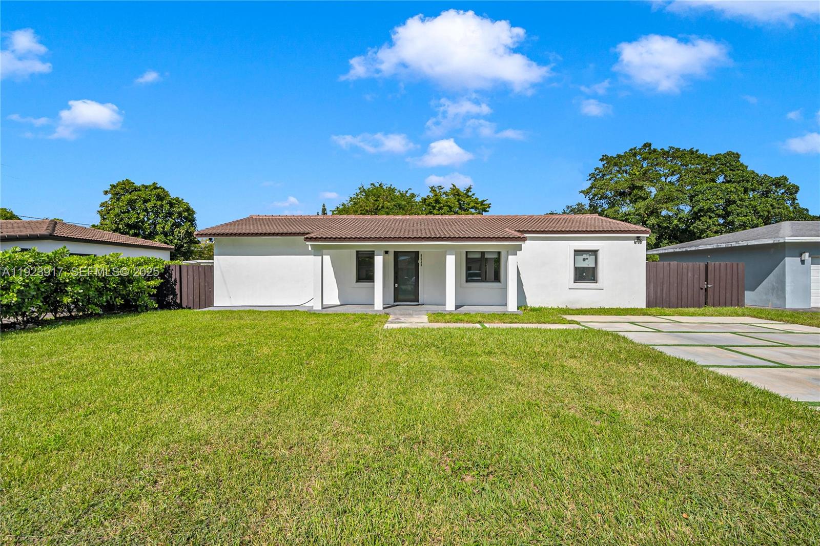 6625 SW 45th St, Miami, FL, 33155/$1,250,000 1 6625 SW 45th St
