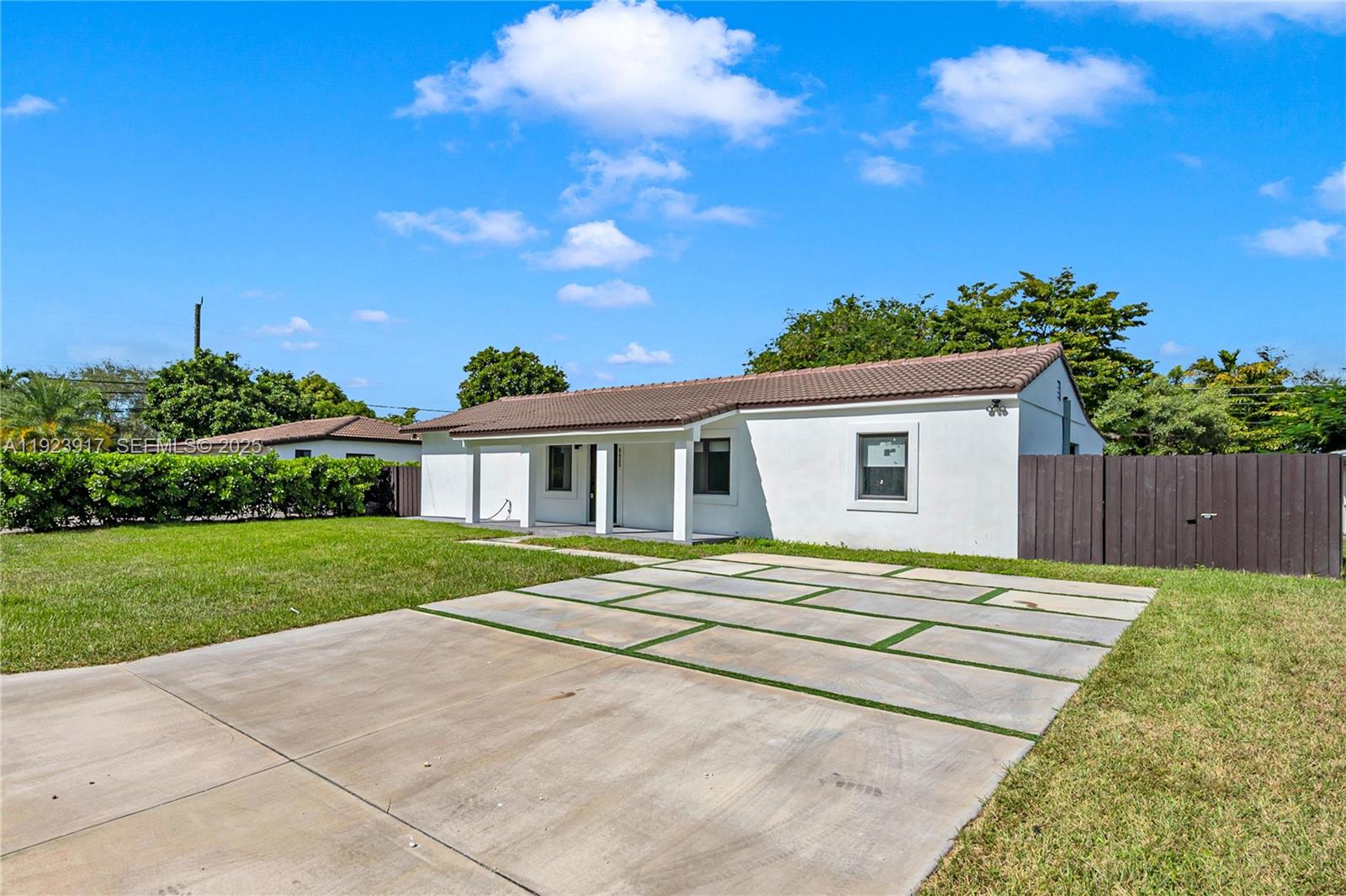 6625 SW 45th St, Miami, FL, 33155/$1,250,000 3 6625 SW 45th St