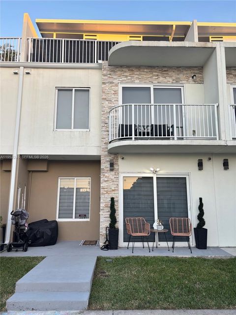 Miami-Dade County Townhomes and Villas for sale 36 25912 SW 139th Ct Homestead FL 33032