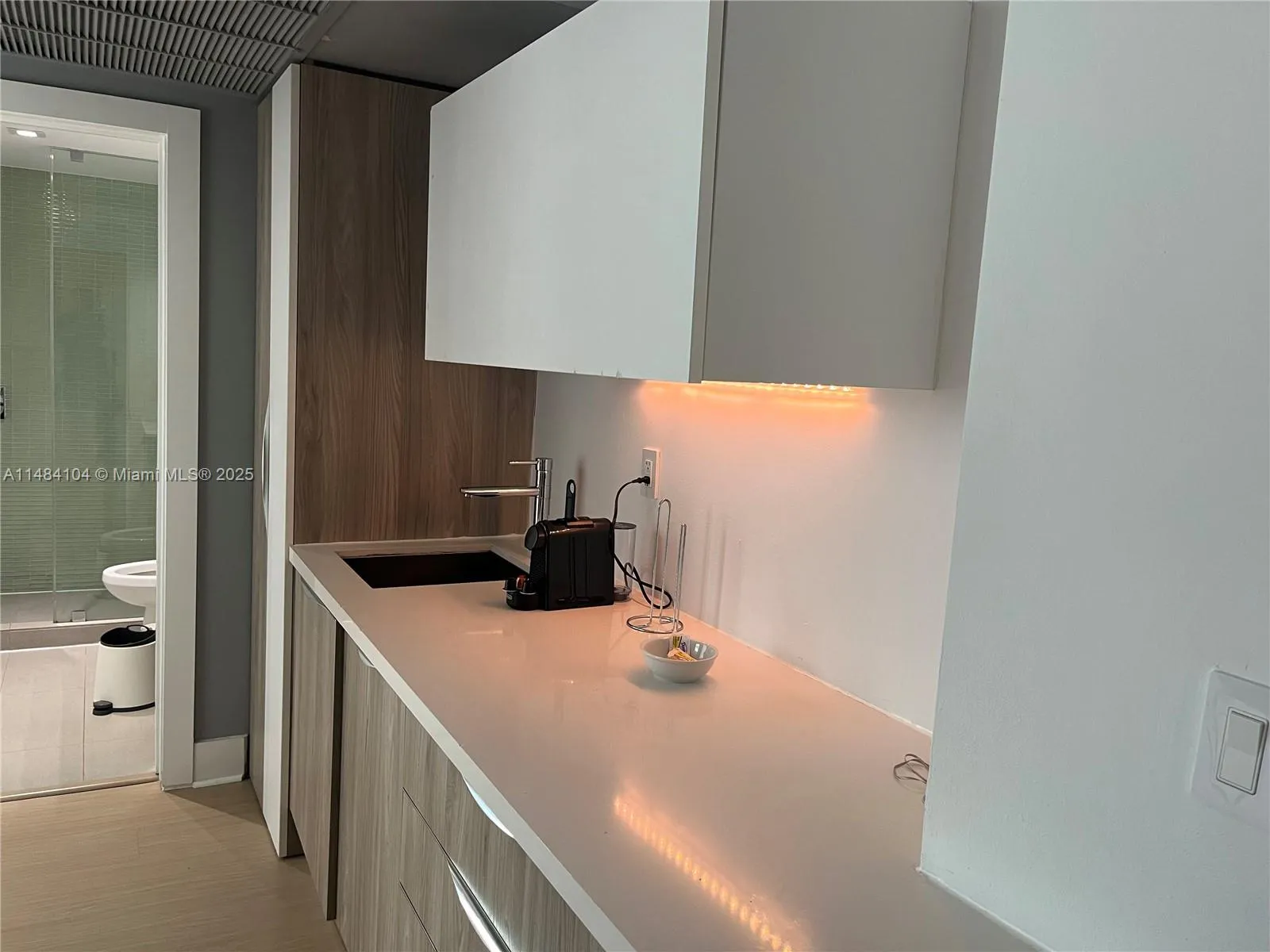 Miami Beach, Florida 33139, United States, 1 Bedroom Bedrooms, ,1 BathroomBathrooms,Residential,Active,68902