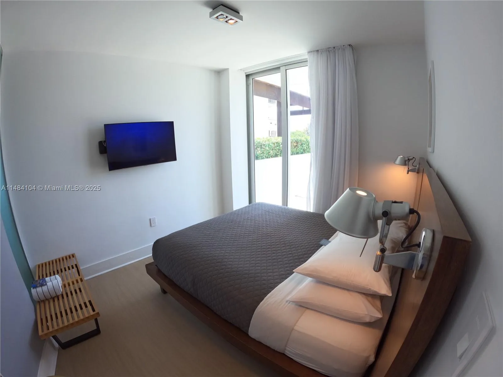 Miami Beach, Florida 33139, United States, 1 Bedroom Bedrooms, ,1 BathroomBathrooms,Residential,Active,68902