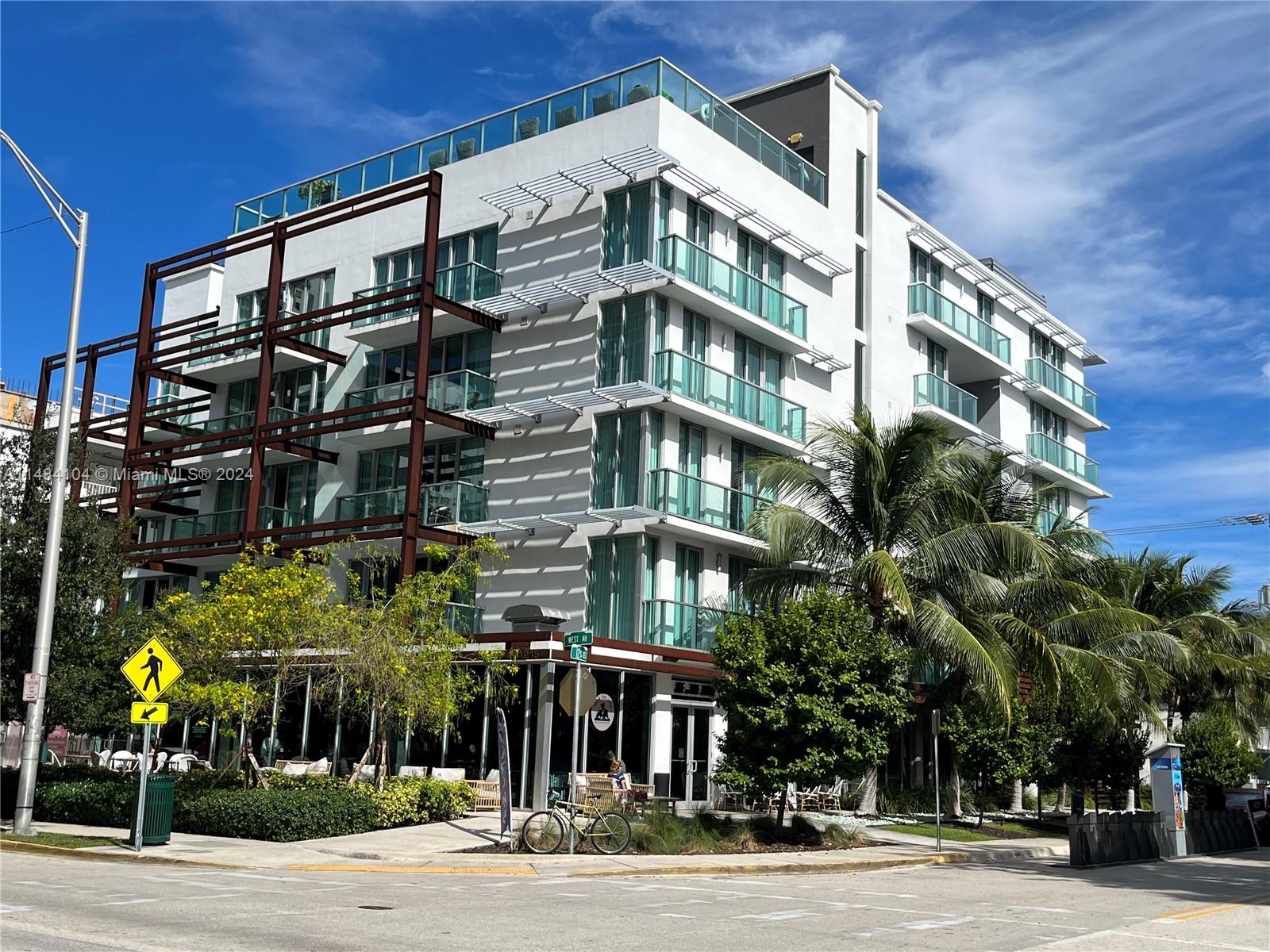 Property for Sale at 1215 West Ave 311, Miami Beach, Miami-Dade County, Florida - Bedrooms: 1 
Bathrooms: 1  - $324,900