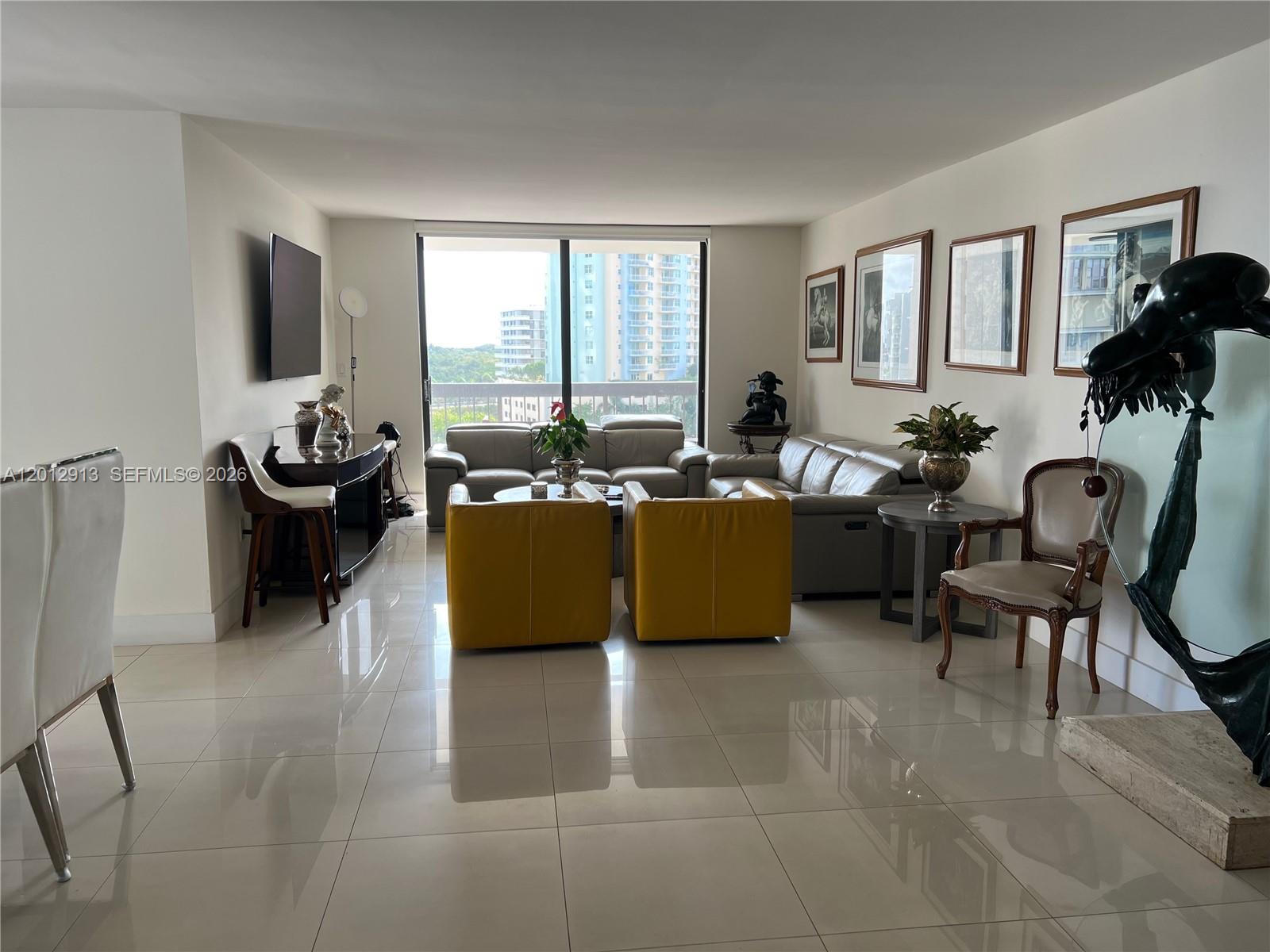 2333 Brickell Ave 812