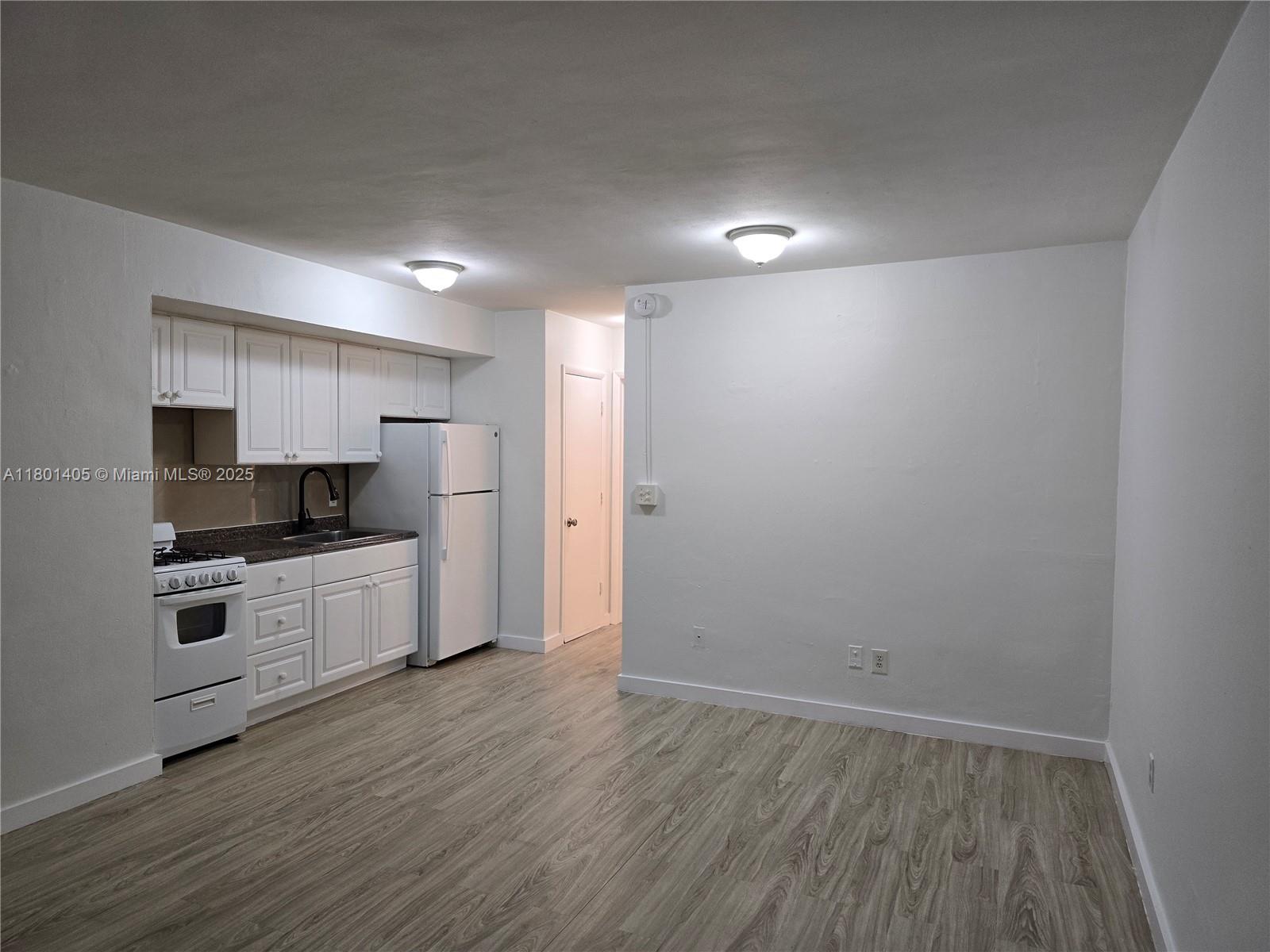 1140 71st St 3, Miami Beach, Miami-Dade County, Florida - 1 Bedrooms  
1 Bathrooms - 