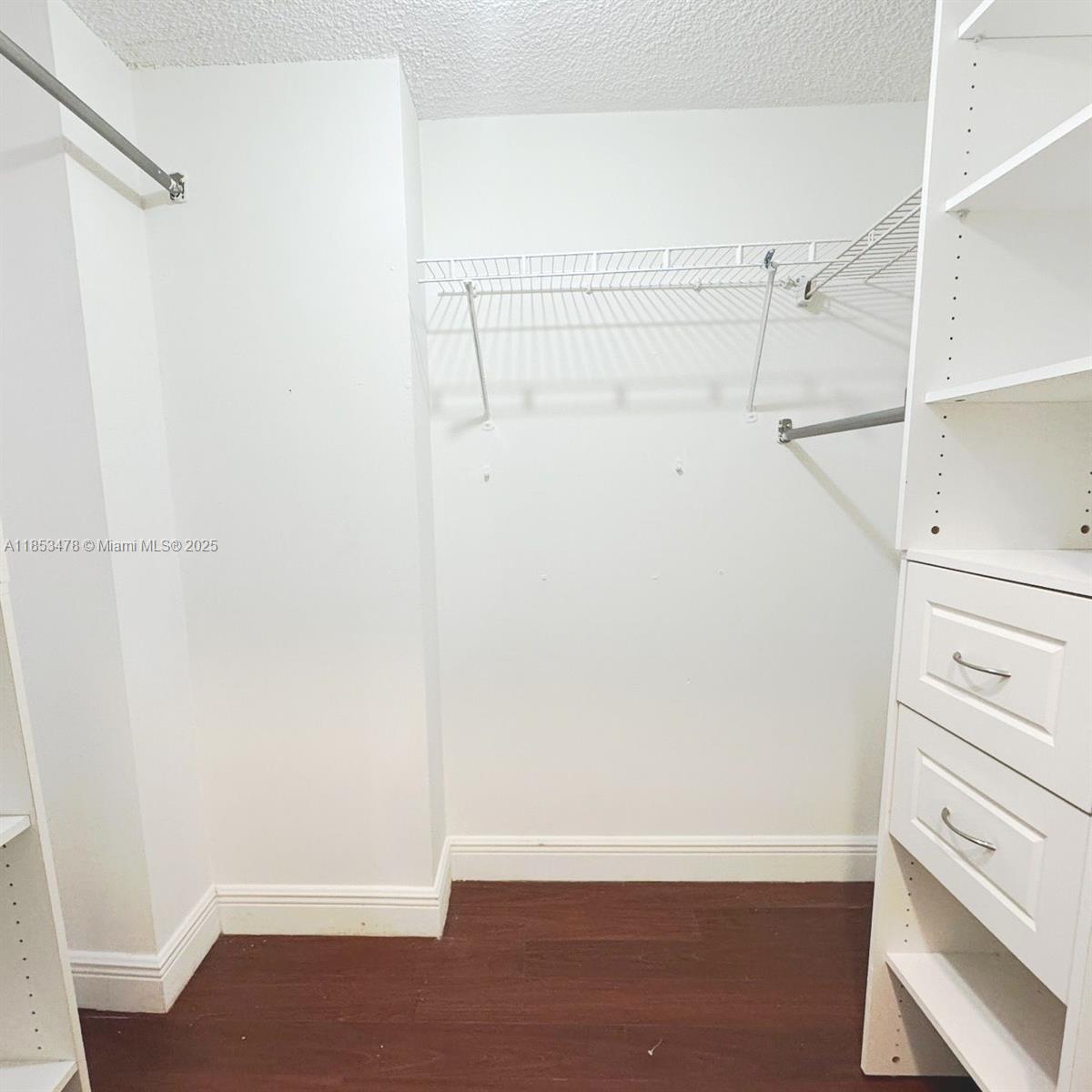 BUILDING THREE OF RACQUET - Residential Lease