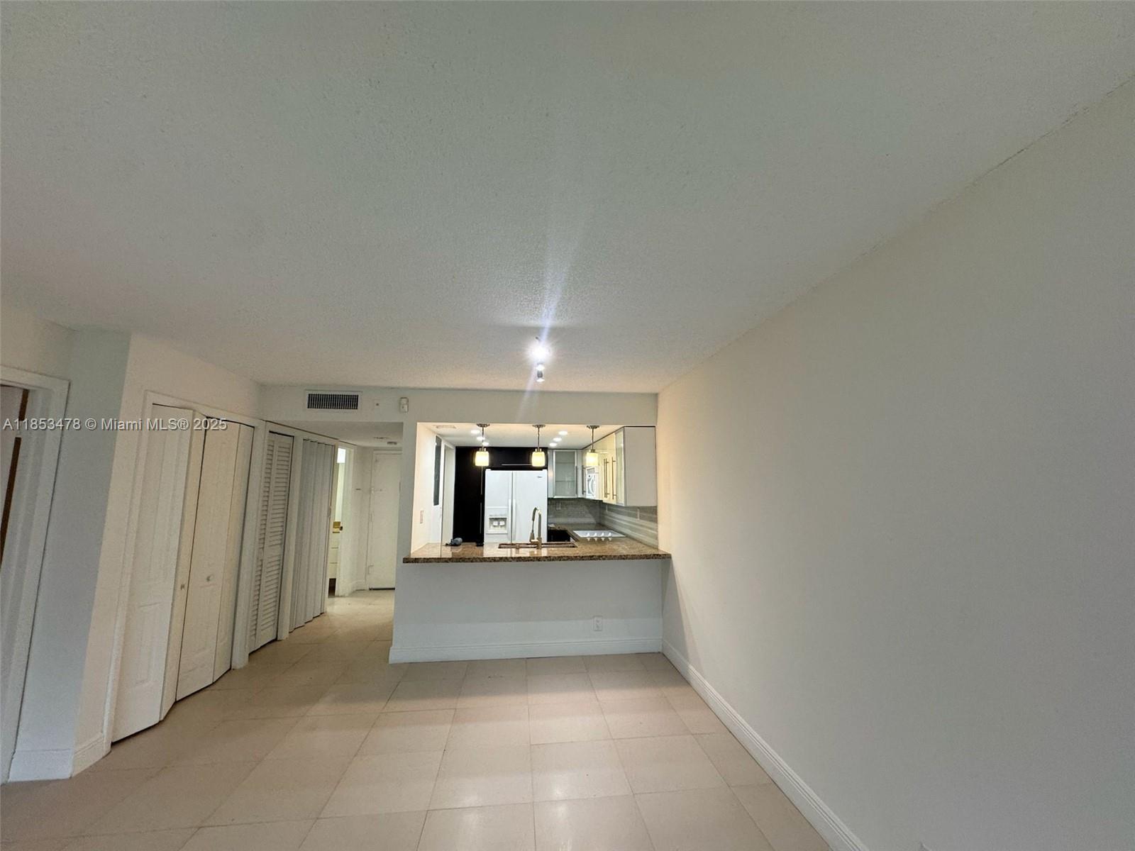 BUILDING THREE OF RACQUET - Residential Lease