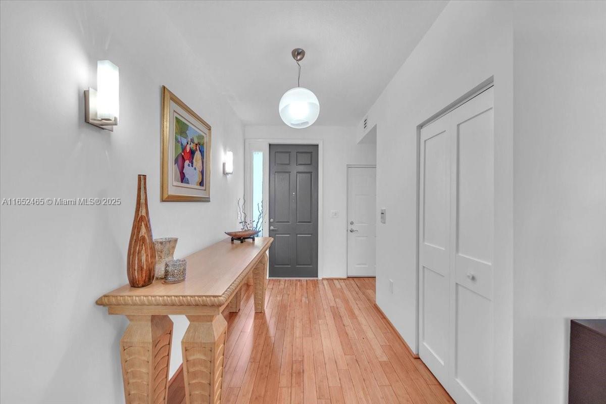 THE TOWNHOMES OF QUAYSIDE - Residential