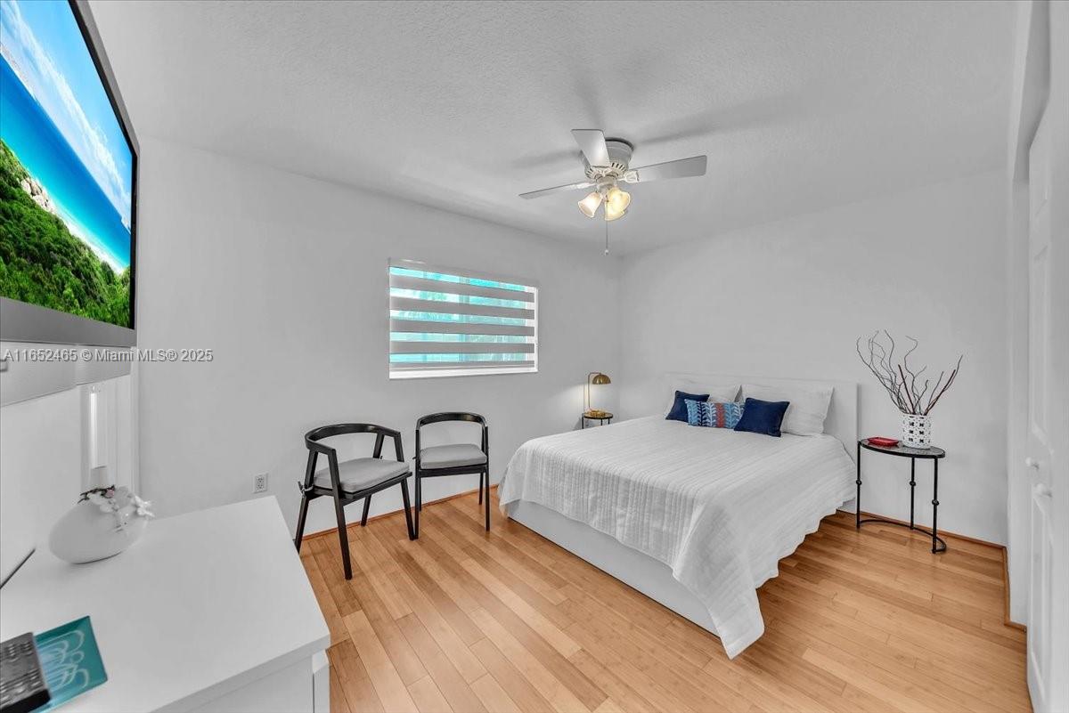 THE TOWNHOMES OF QUAYSIDE - Residential