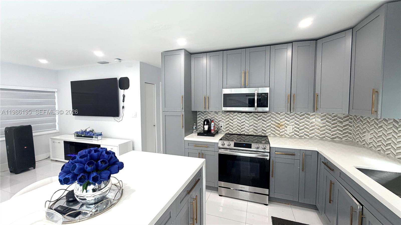 RICHMOND HEIGHTS - Residential