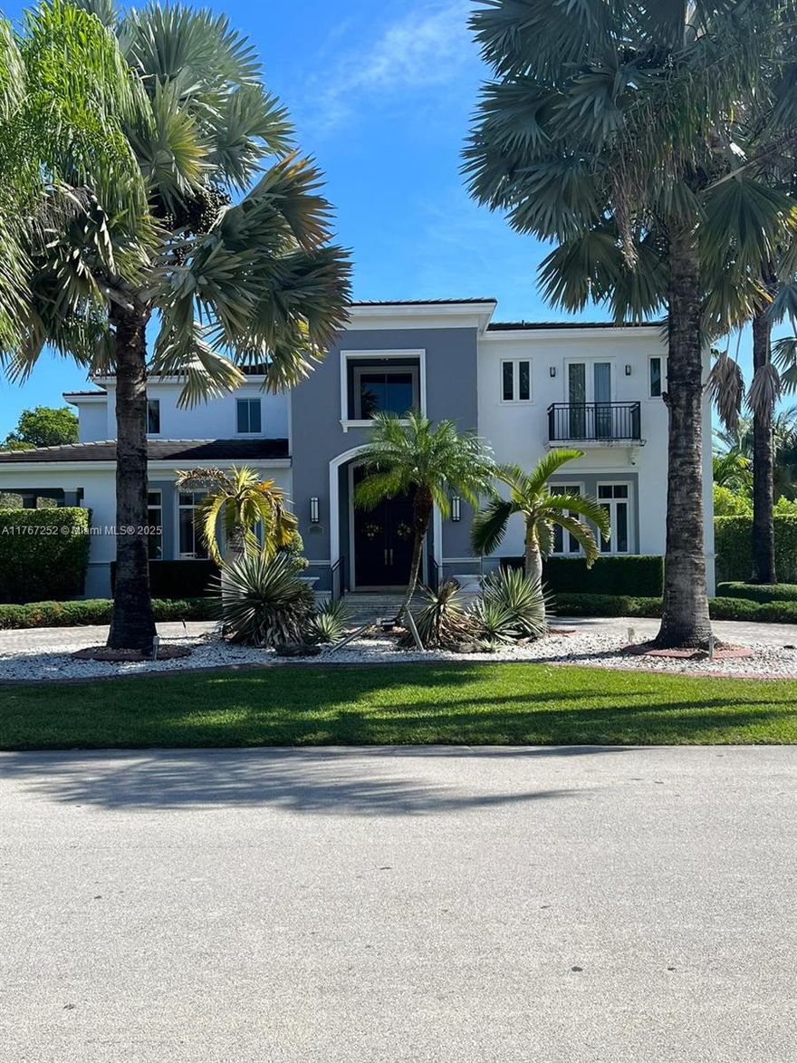 THIS AMAZING CORNER HOME IN GABLES BY THE SEA HAS EVERYTHING TO OFFER. A VERY SPACIOUS HOME,
 LARGE KITCHEN WITH STAINLESS STEEL APPLIANCES, BREAKFAST LIVING AREA, FAMILY/FLORIDA ROOM WITH
 MARBLE FLOORS THROUGHOUT. 7 BEDROOMS AND 7.5 BEAUTIFUL BATHROOMS. OUTDOOR
 BAR/KITCHEN/LIVING AREA WITH GARDEN AND SWIMMING POOL. STUNNING WITH MANY DESIGNER FINISHES.
 CHIC AND ELEGANT, THIS GATED HOME HAS BEEN PROFESSIONALLY DECORATED. ENJOY THE SECURITY OF A
 GATED COMMUNITY. ALL BEDROOMS INCLUDE WALK IN CLOSET AND BATH. ***SEE BROKER REMARKS***