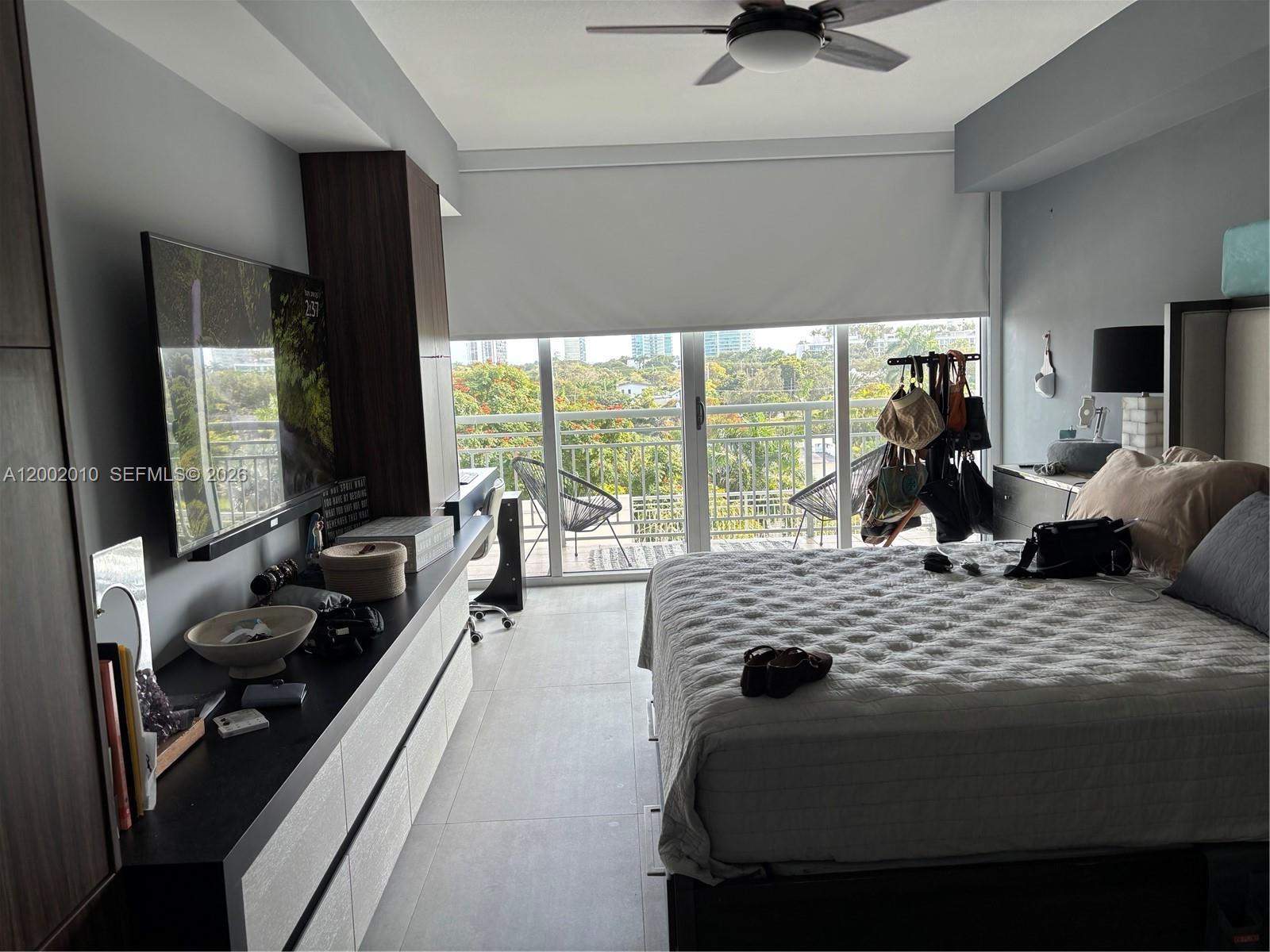 ROADS AT 21ST CONDO - Residential