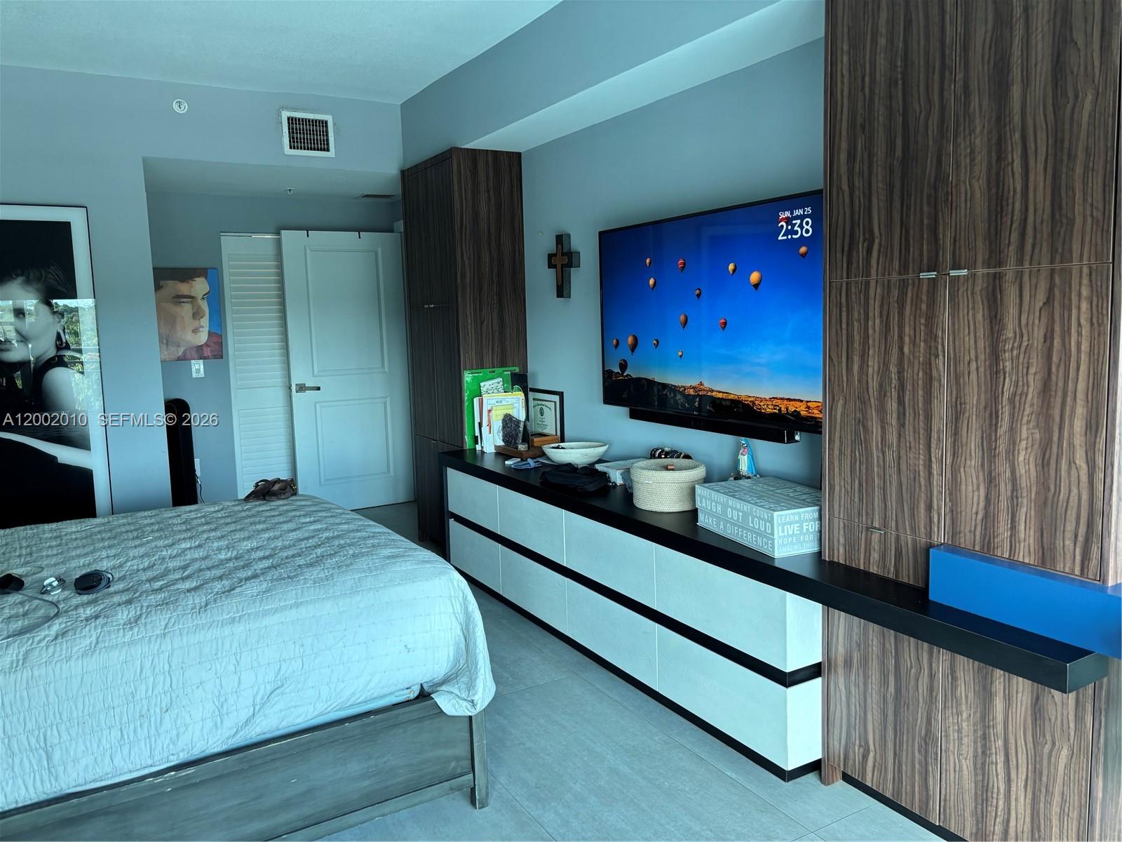 ROADS AT 21ST CONDO - Residential