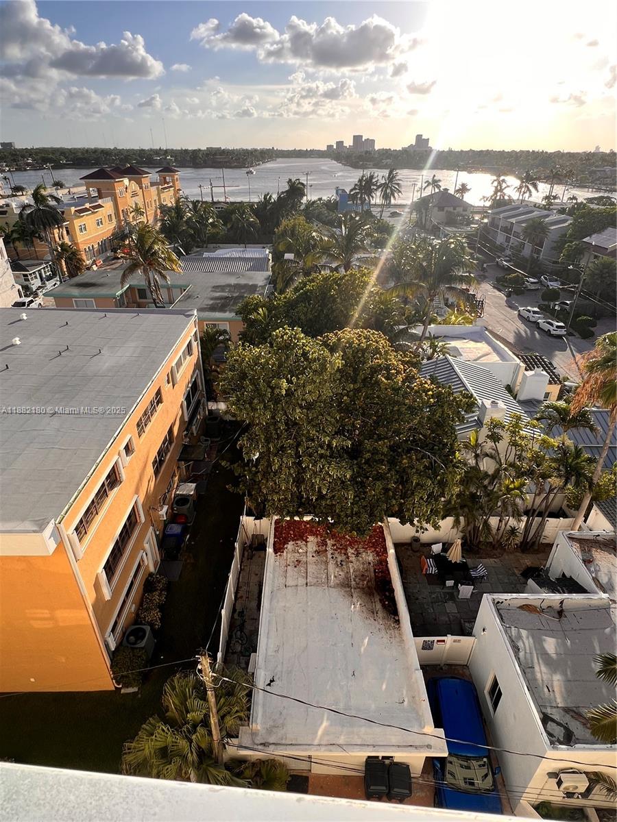 MAINSAIL CONDOMINIUM - Residential Lease