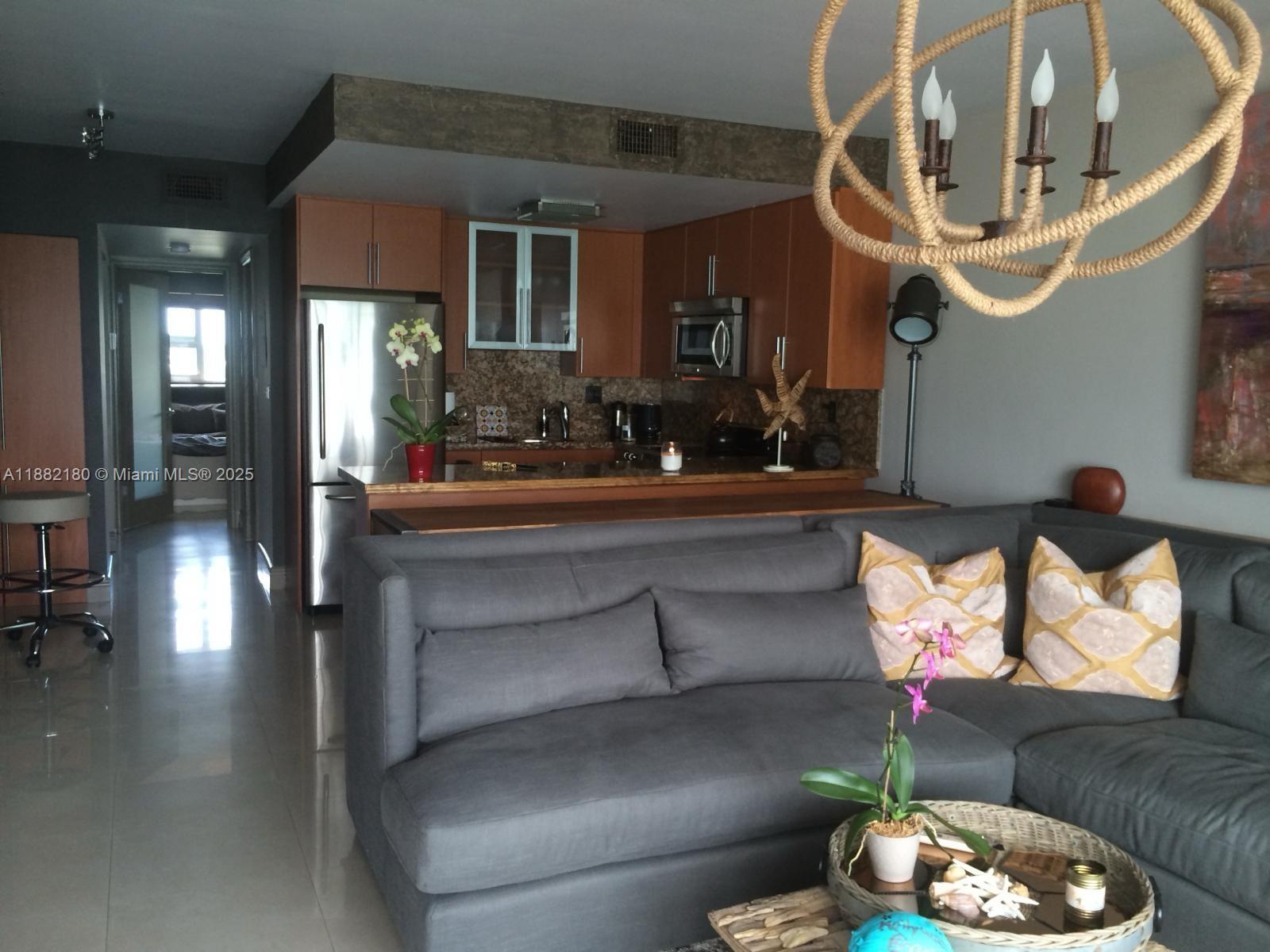 MAINSAIL CONDOMINIUM - Residential Lease