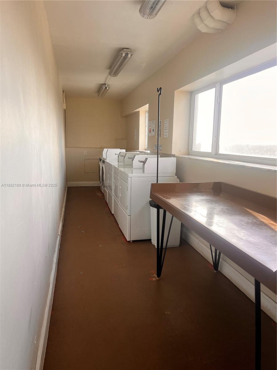 MAINSAIL CONDOMINIUM - Residential Lease