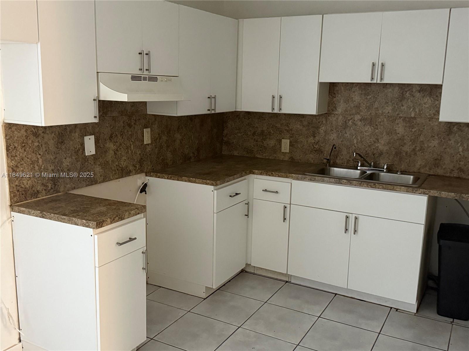 Nice town home Located in Miami Gardens.
