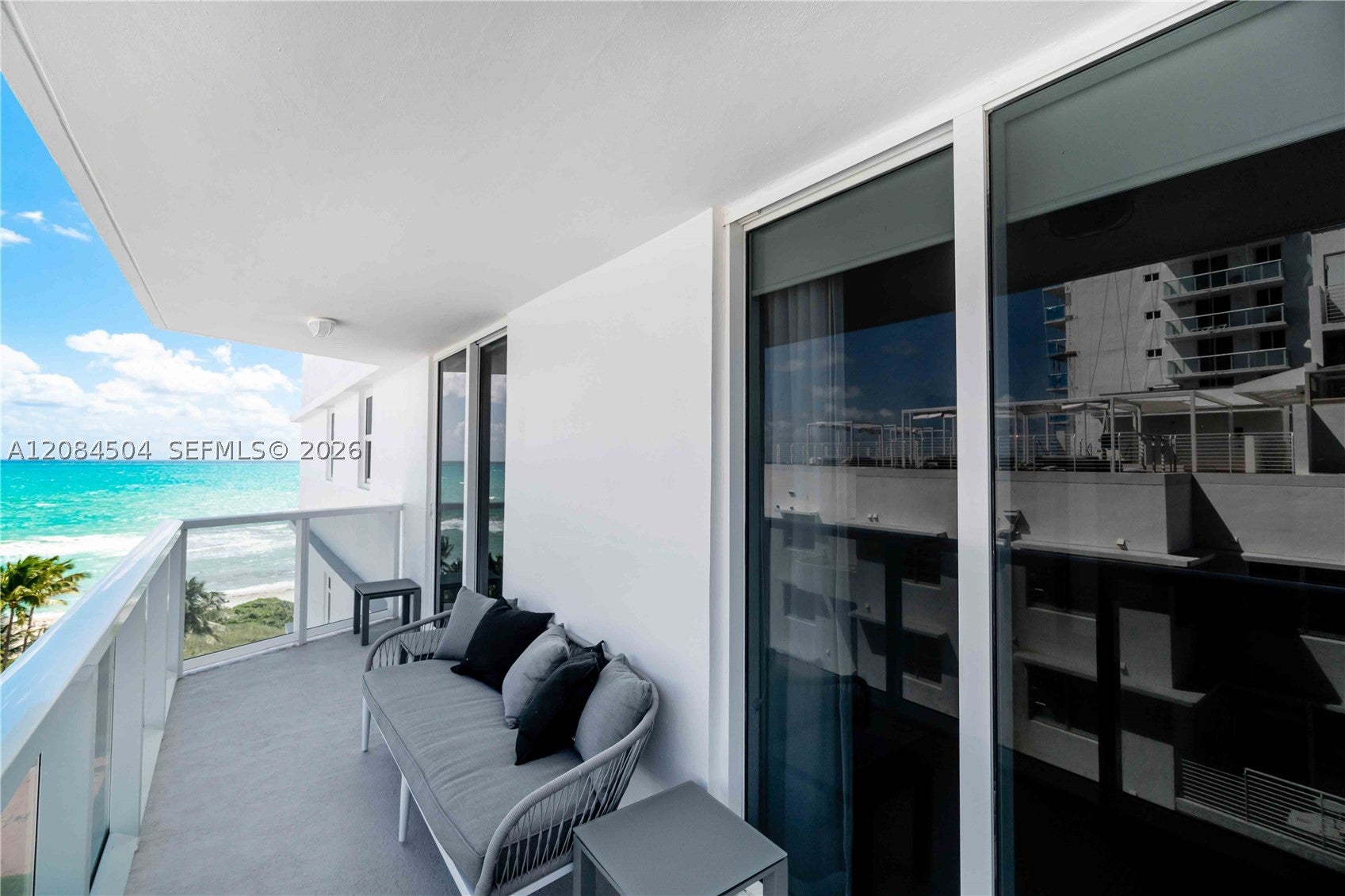 2401 Collins Ave 1112