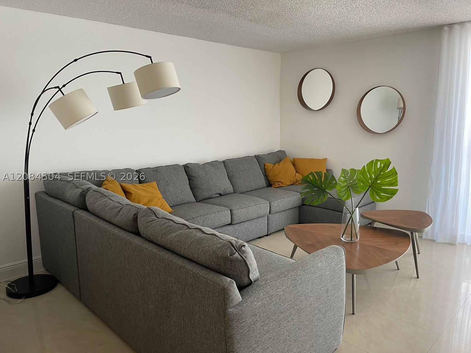 2401 Collins Ave 1112