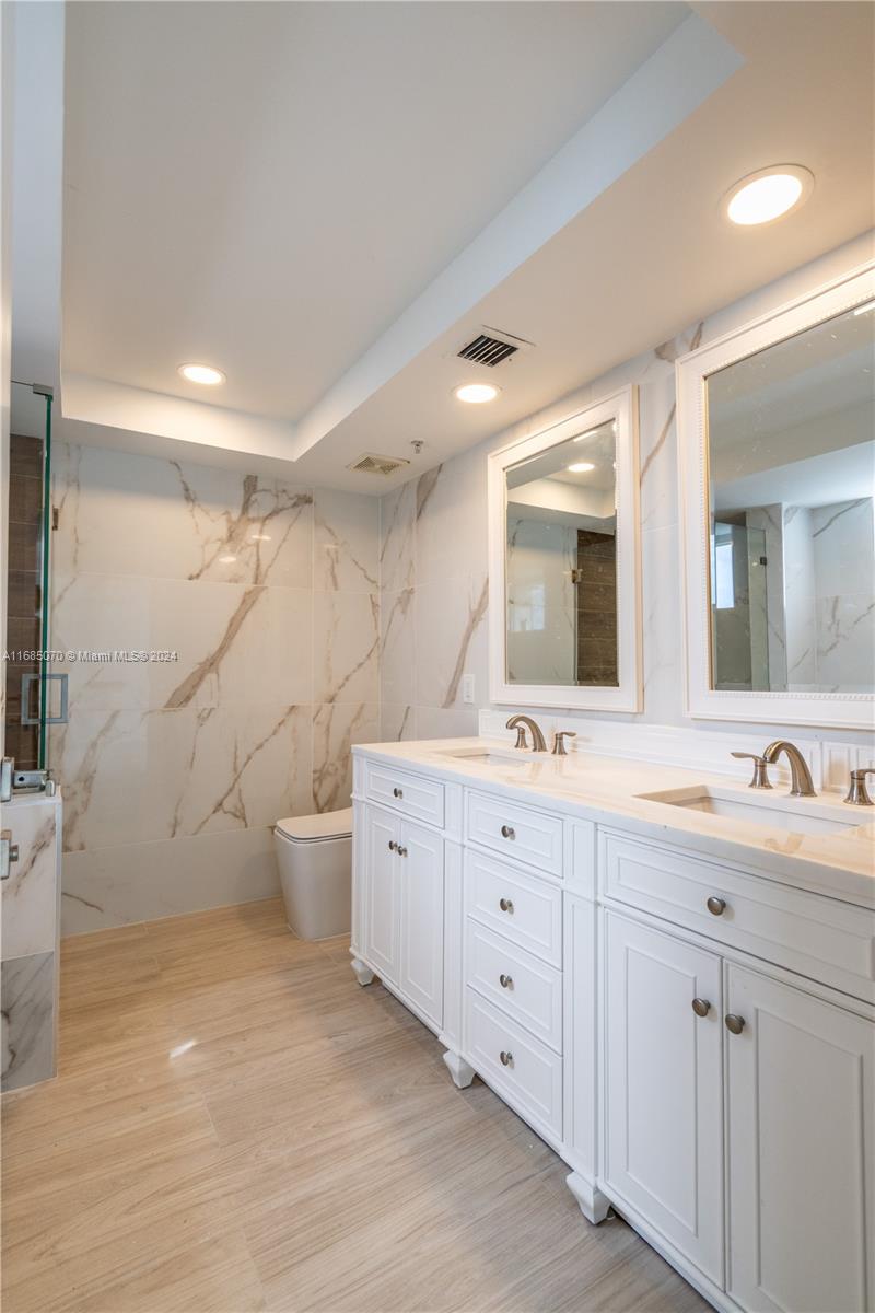 SUNSET HARBOUR SOUTH COND - Residential