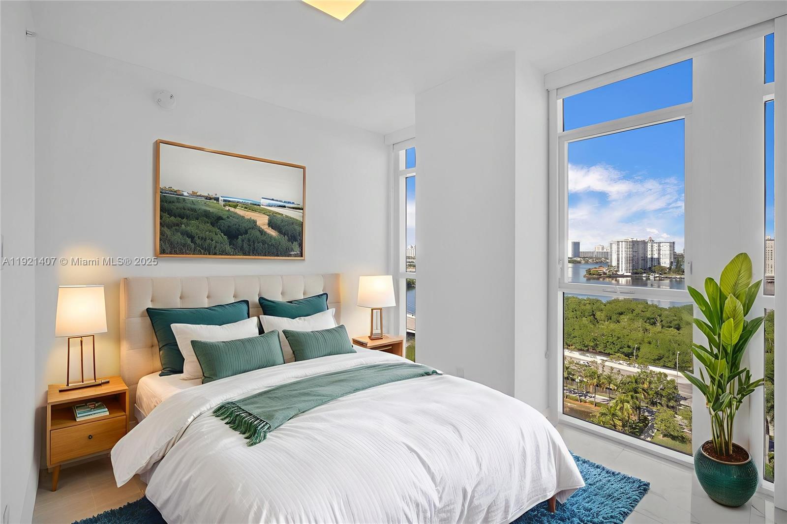 400 SUNNY ISLES CONDO EAST - Residential