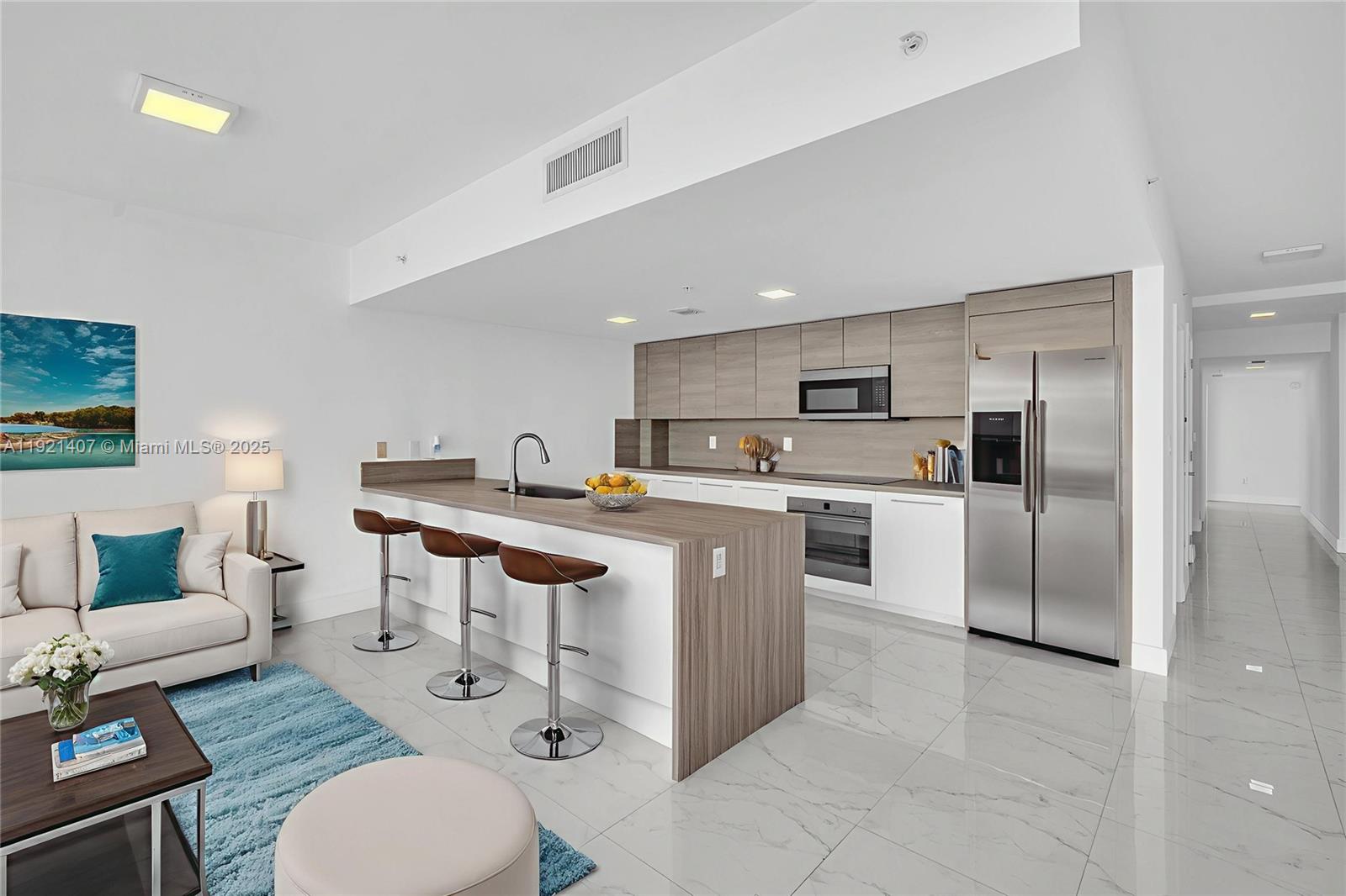 400 SUNNY ISLES CONDO EAST - Residential
