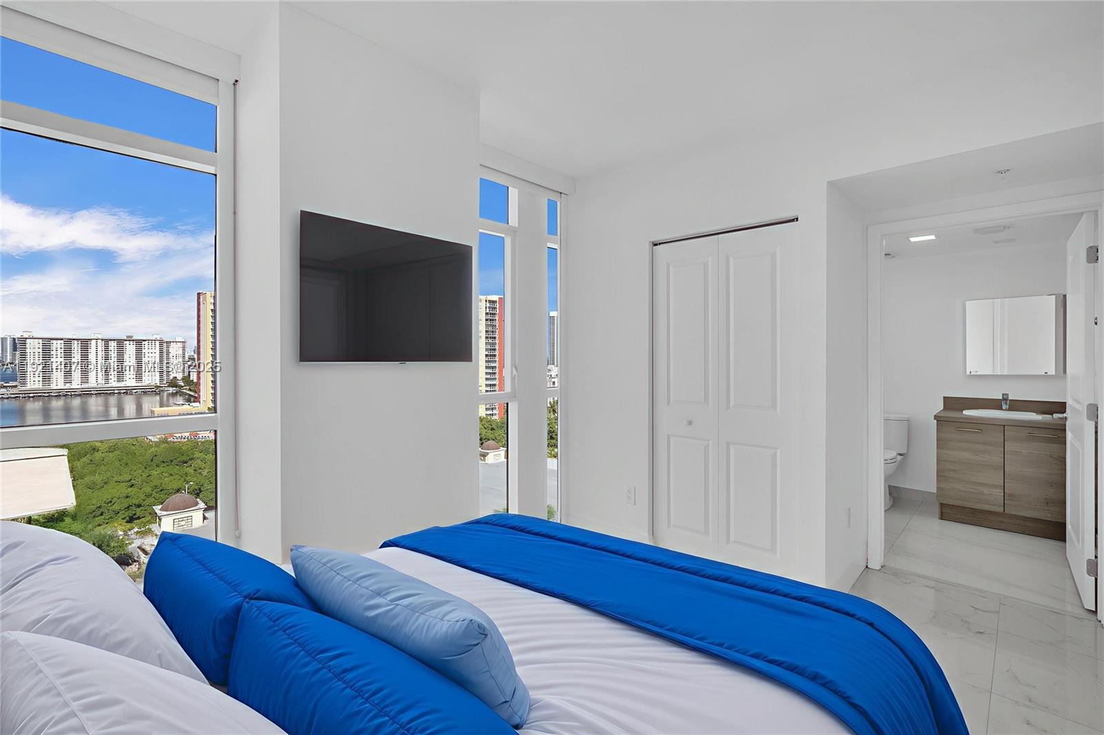 400 SUNNY ISLES CONDO EAST - Residential