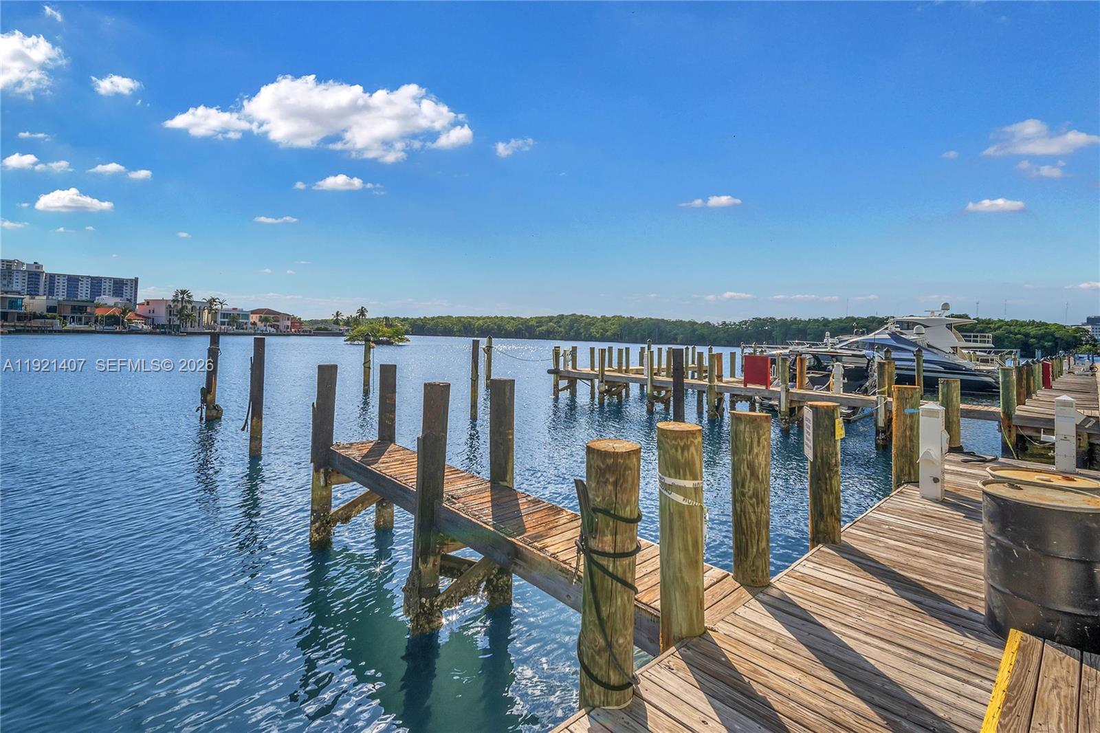 400 SUNNY ISLES CONDO EAST - Residential