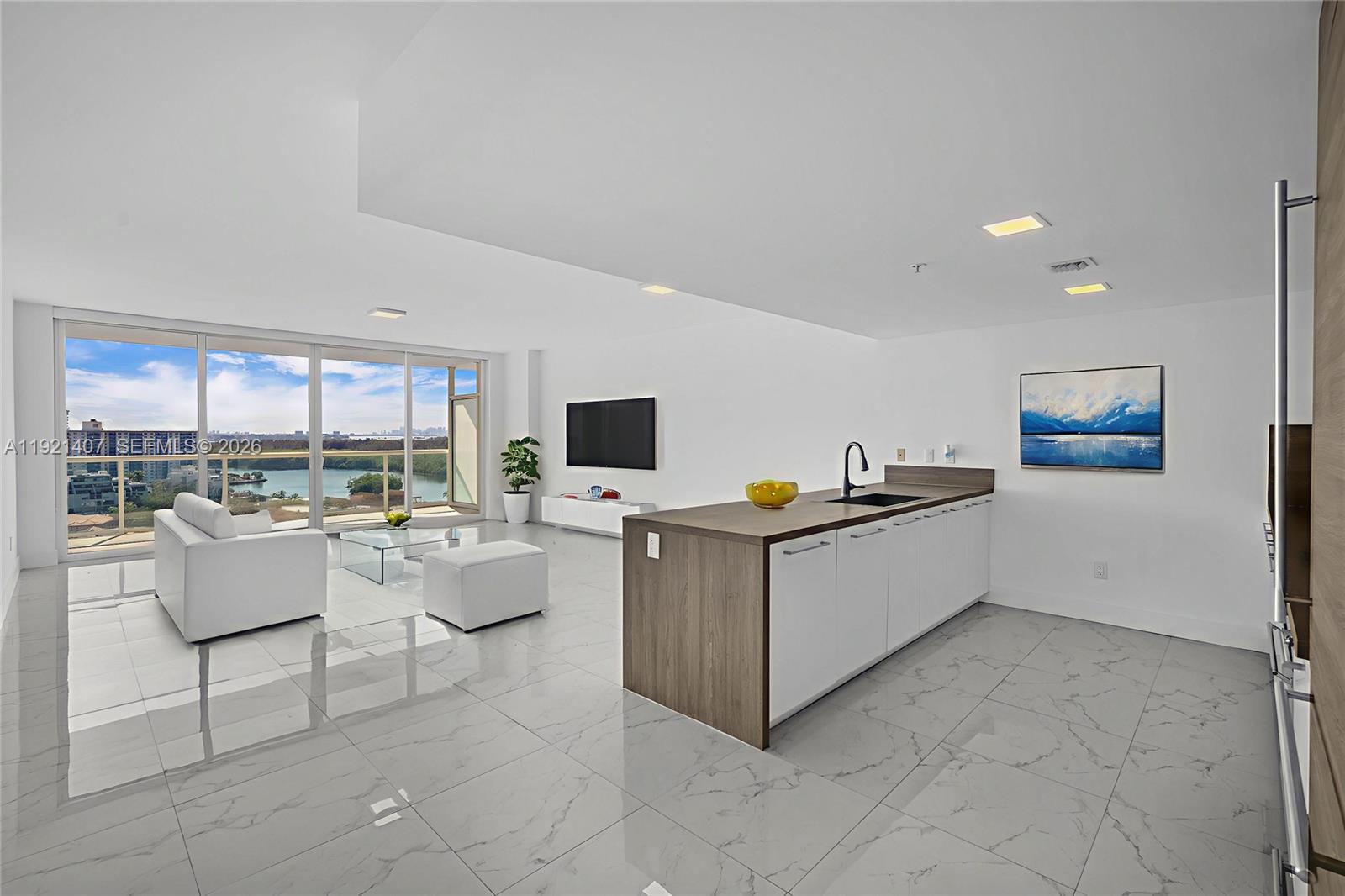 400 SUNNY ISLES CONDO EAST - Residential