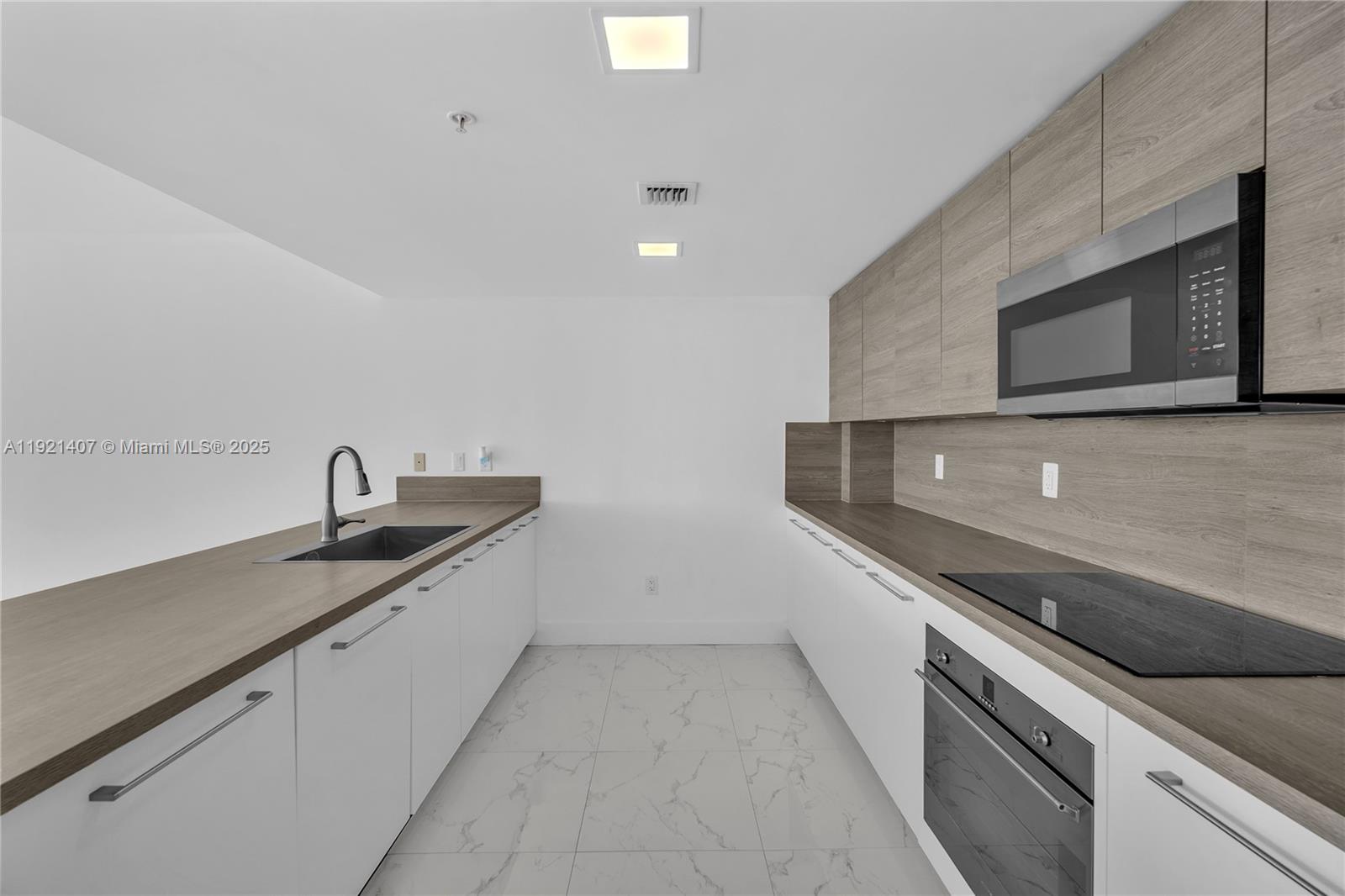 400 SUNNY ISLES CONDO EAST - Residential