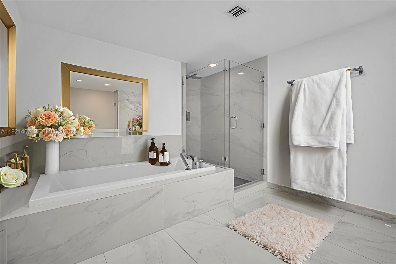 400 SUNNY ISLES CONDO EAST - Residential