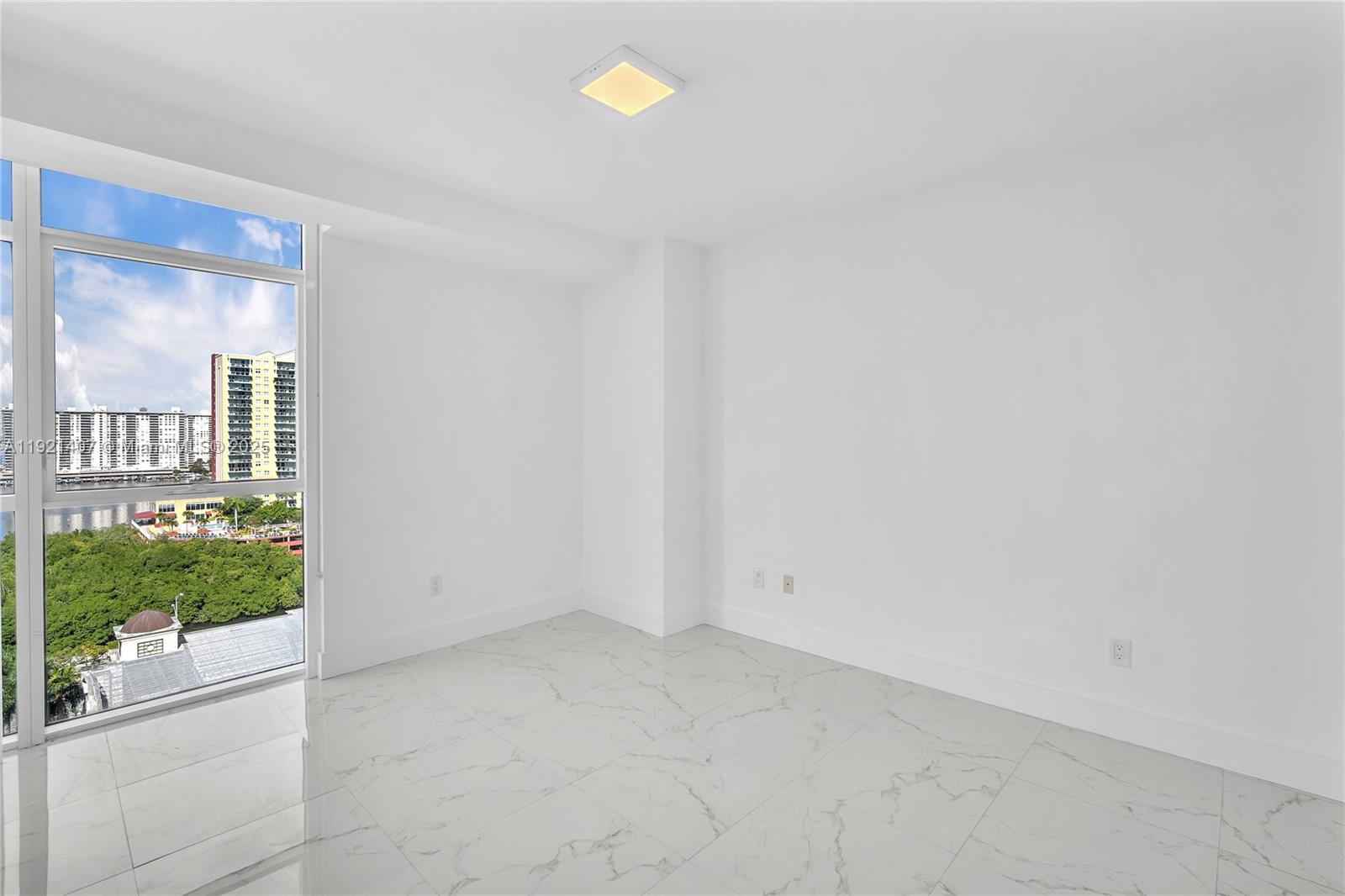 400 SUNNY ISLES CONDO EAST - Residential