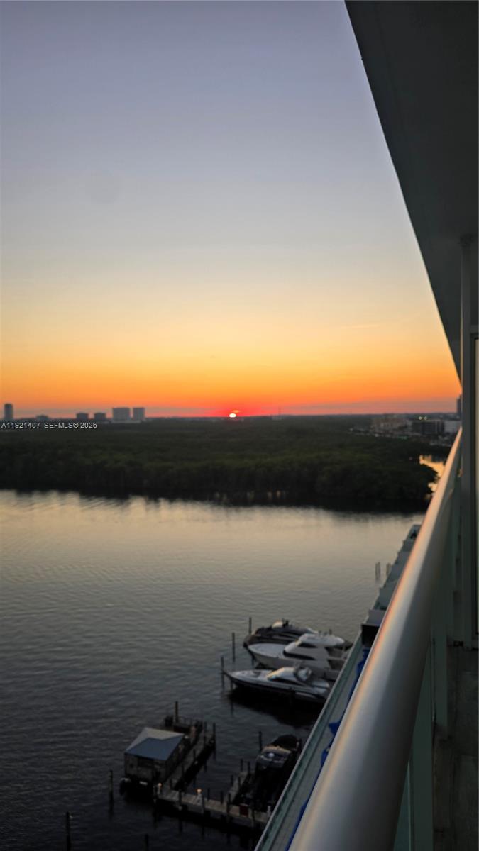 400 SUNNY ISLES CONDO EAST - Residential