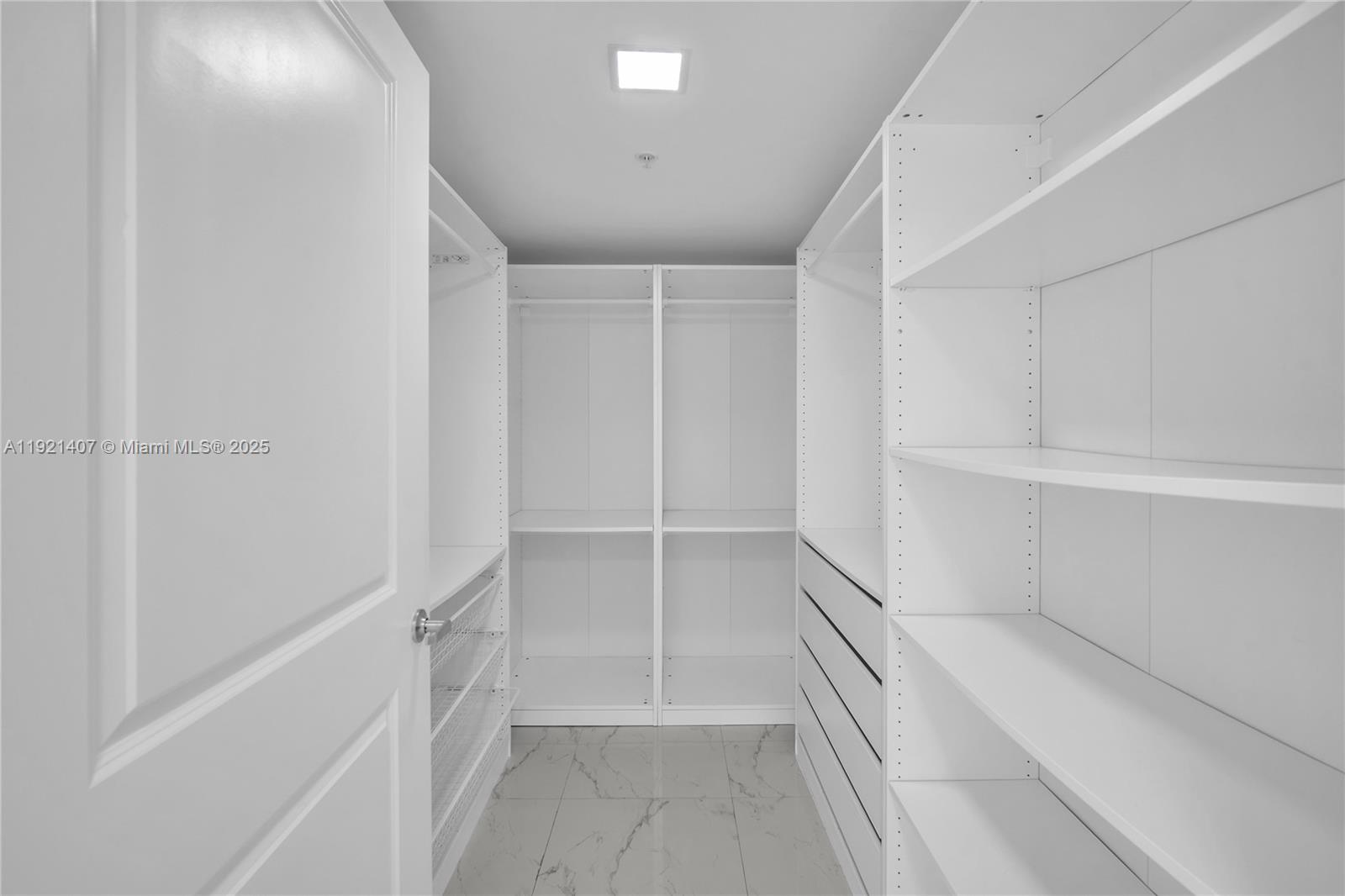 400 SUNNY ISLES CONDO EAST - Residential