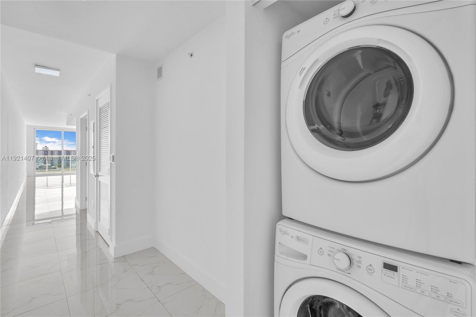 400 SUNNY ISLES CONDO EAST - Residential